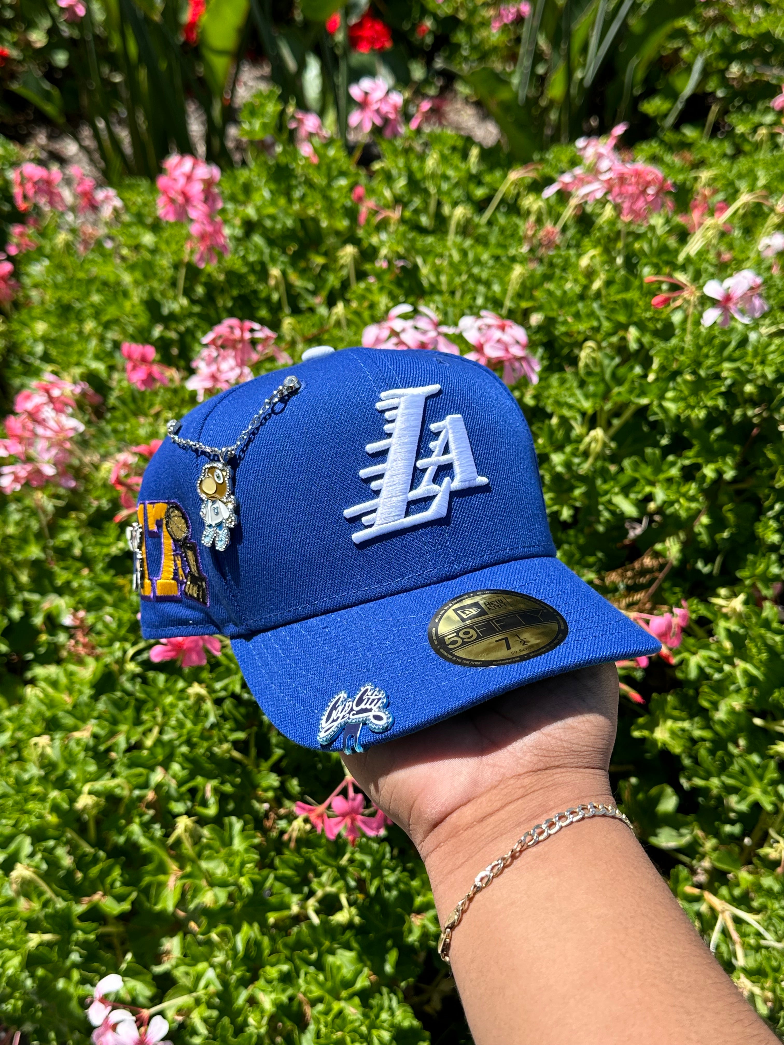 NEW ERA EXCLUSIVE 59FIFTY BLUE LOS ANGELES LAKERS W/ 17X CHAMPIONS SIDE PATCH