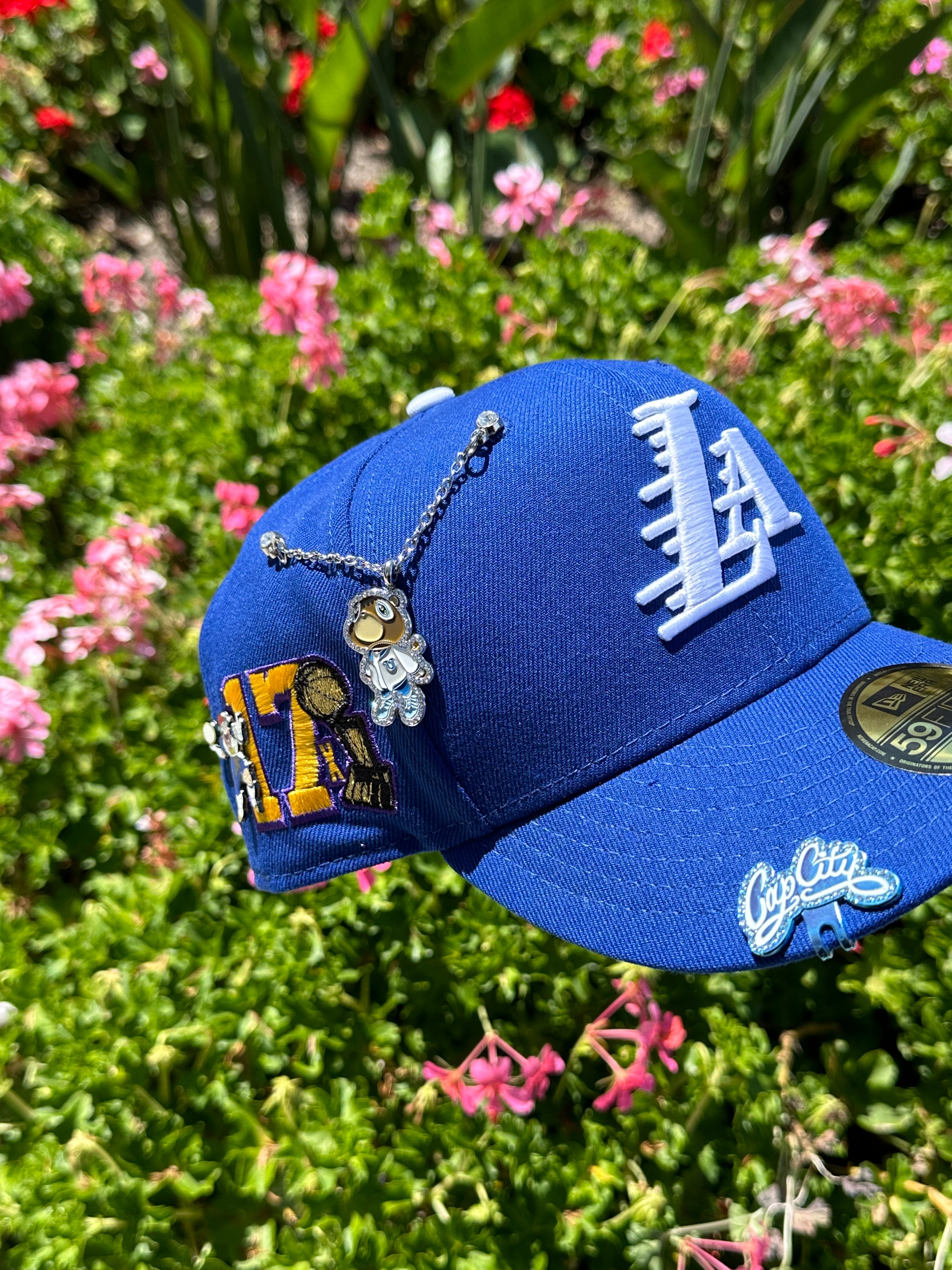 NEW ERA EXCLUSIVE 59FIFTY BLUE LOS ANGELES LAKERS W/ 17X CHAMPIONS SIDE PATCH