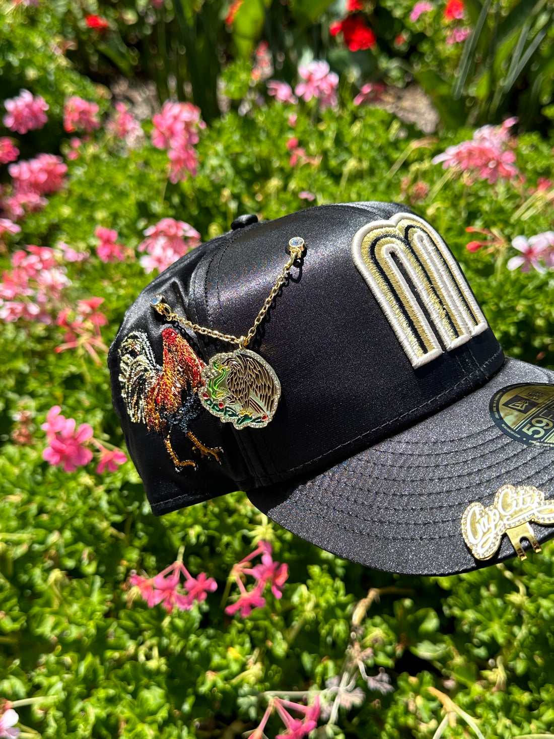 NEW ERA EXCLUSIVE 59FIFTY BLACK SATIN MEXICO W/ EL GALLO SIDEPATCH MEXICO  FLAG PATCH