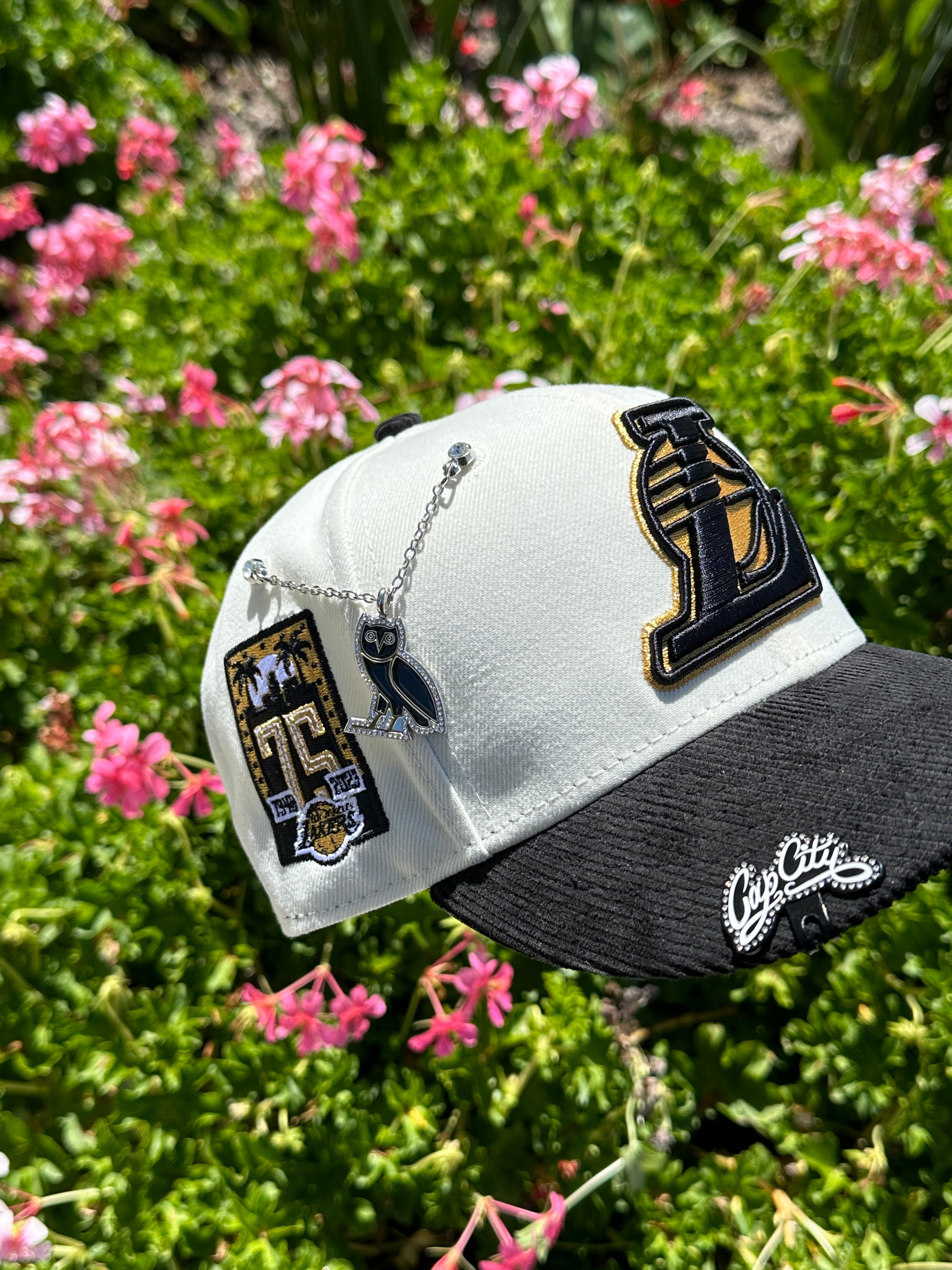 NEW ERA EXCLUSIVE 59FIFTY CHROME WHITE/CORDUROY LOS ANGELES LAKERS W/ 75TH ANNIVERSARY SIDE PATCH
