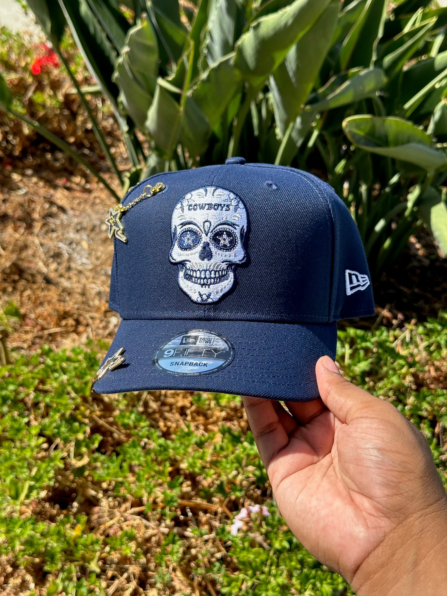 NEW ERA EXCLUSIVE 9FIFTY NAVY DALLAS COWBOYS "CALAVERA" LOGO SNAPBACK