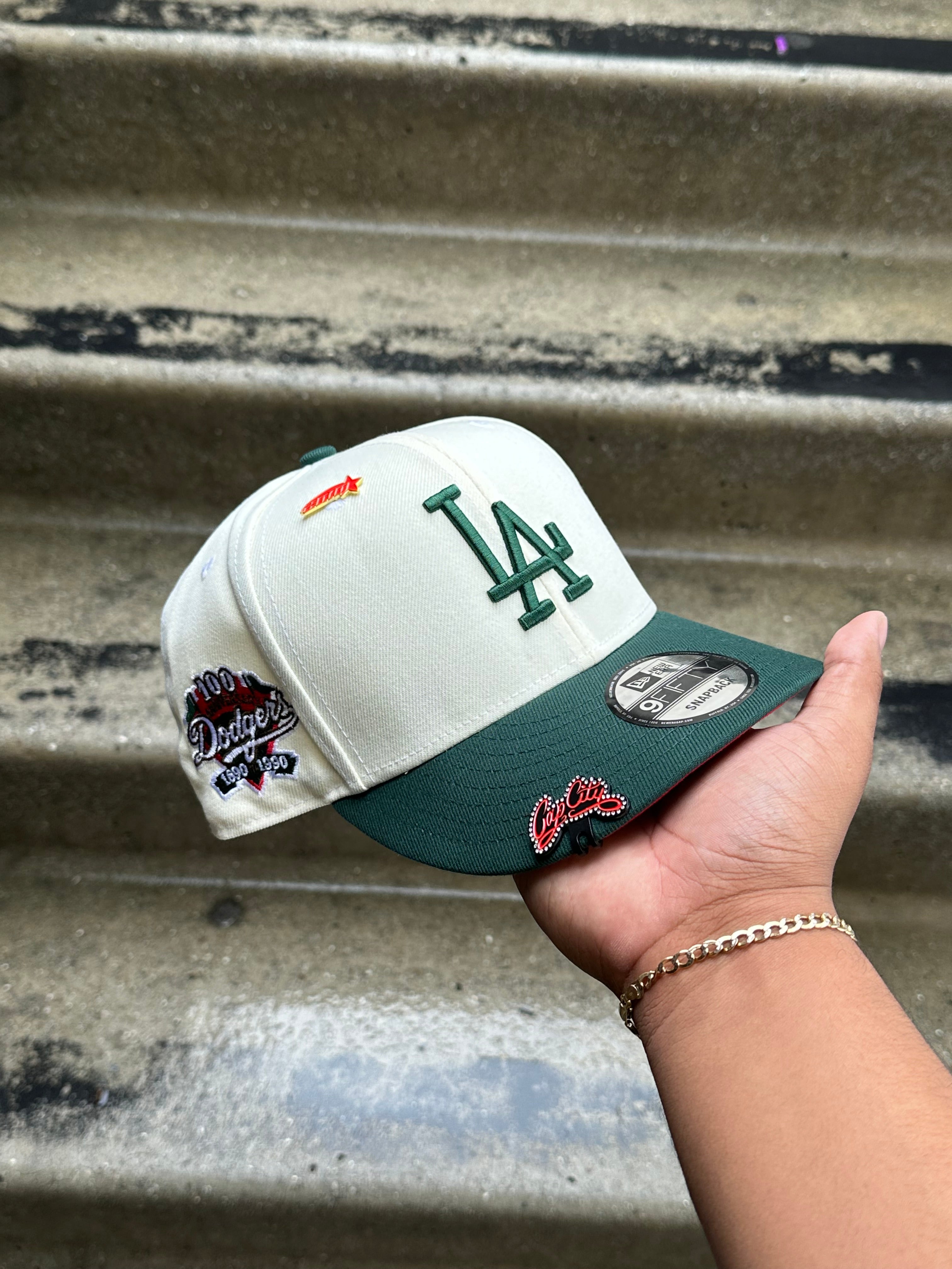 NEW ERA EXCLUSIVE 9FIFTY CHROME WHITE/GREEN LOS ANGELES DODGERS SNAPBACK W/ 100TH ANNIVERSARY PATCH