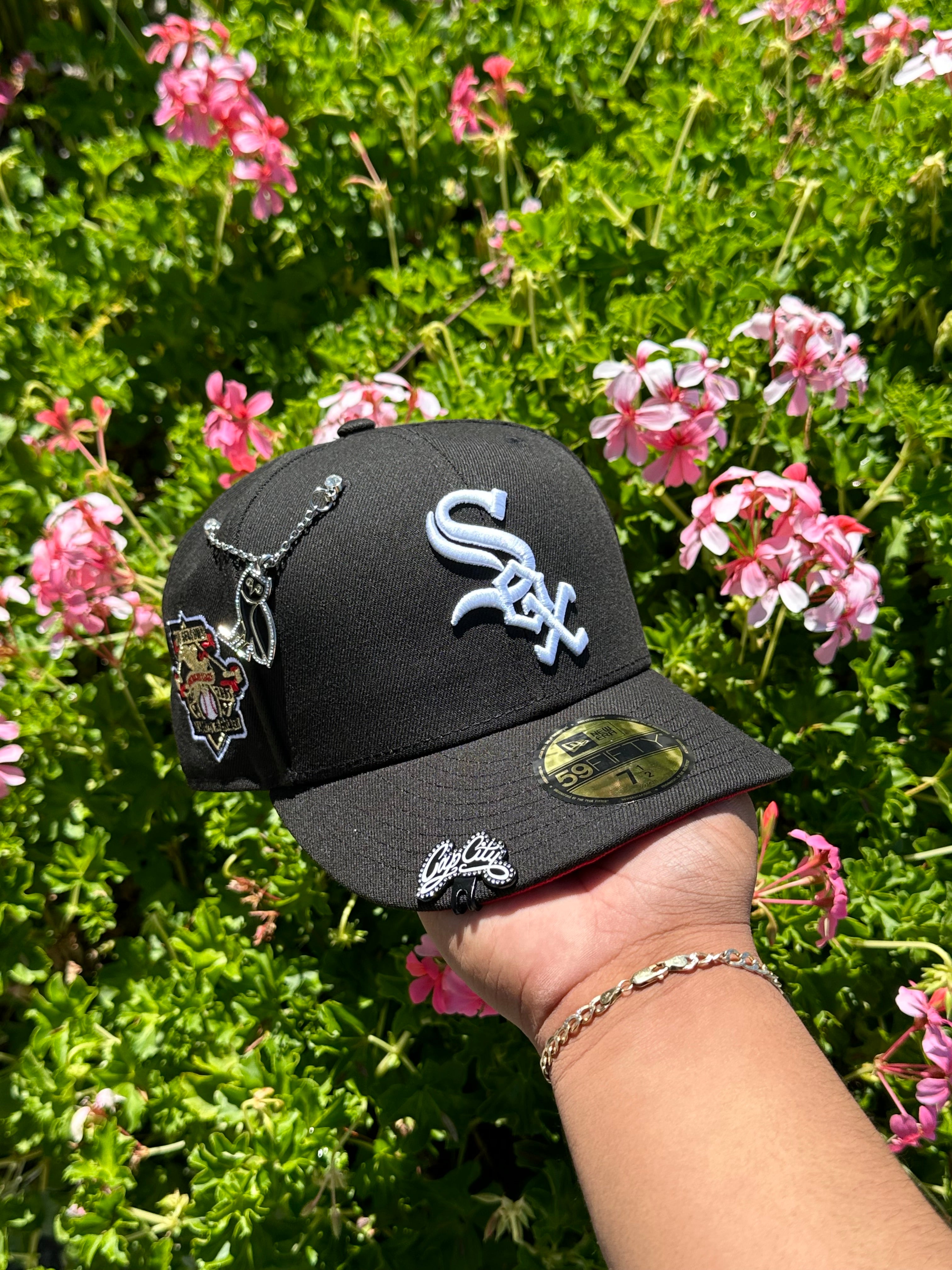 NEW ERA 59FIFTY BLACK CHICAGO WHITE SOX W/ 2002 SIDEPATCH