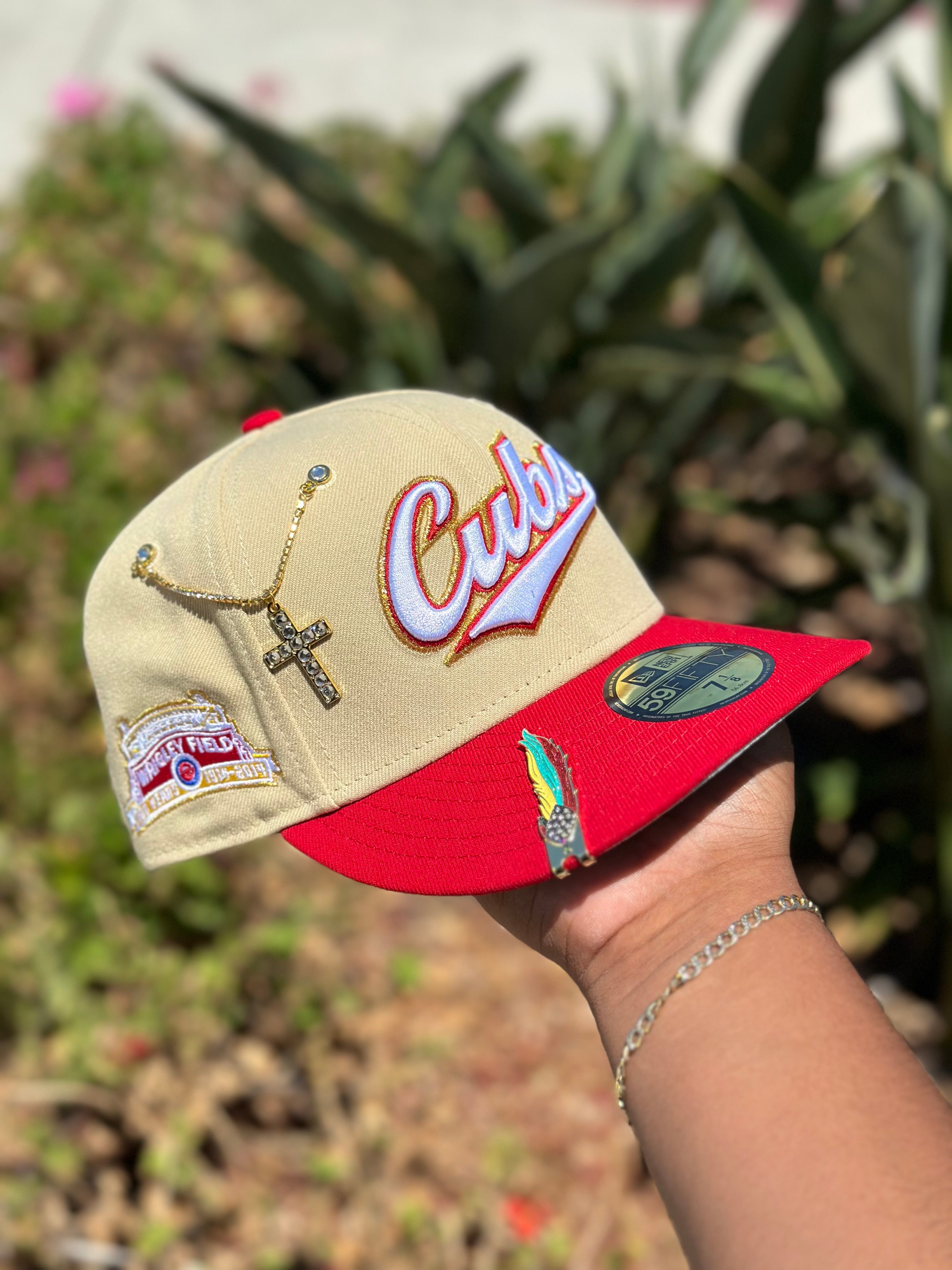 NEW ERA EXCLUSIVE 59FIFTY VEGAS GOLD/RED CHICAGO CUBS SCRIPT W/ WRIGLEY FIELD SIDE PATCH