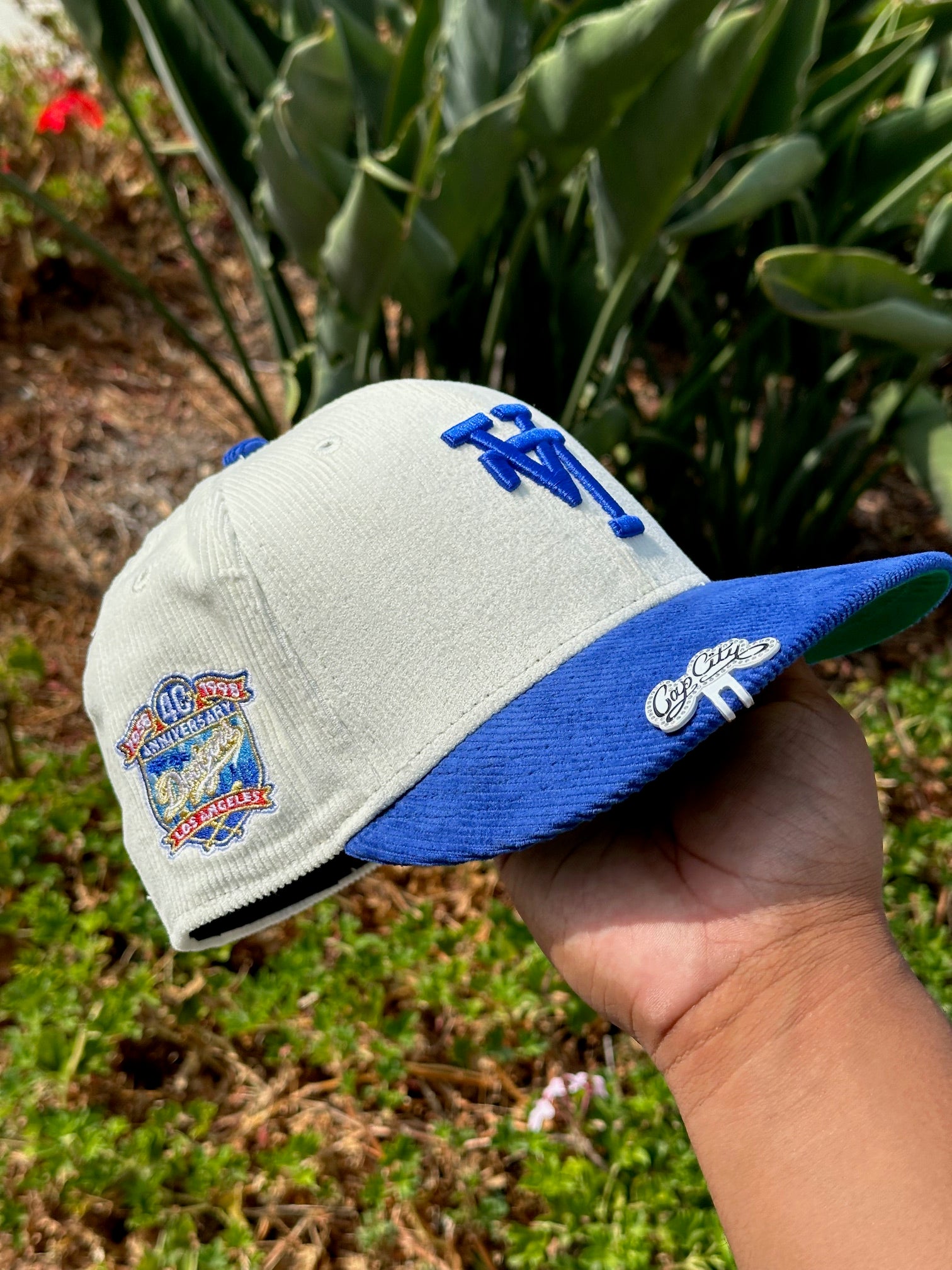 NEW ERA EXCLUSIVE 59FIFTY CHROME WHITE/BLUE CORDUROY UPSIDE DOWN LOS ANGELES DODGERS W/ 40TH ANNIVERSARY SIDE PATCH