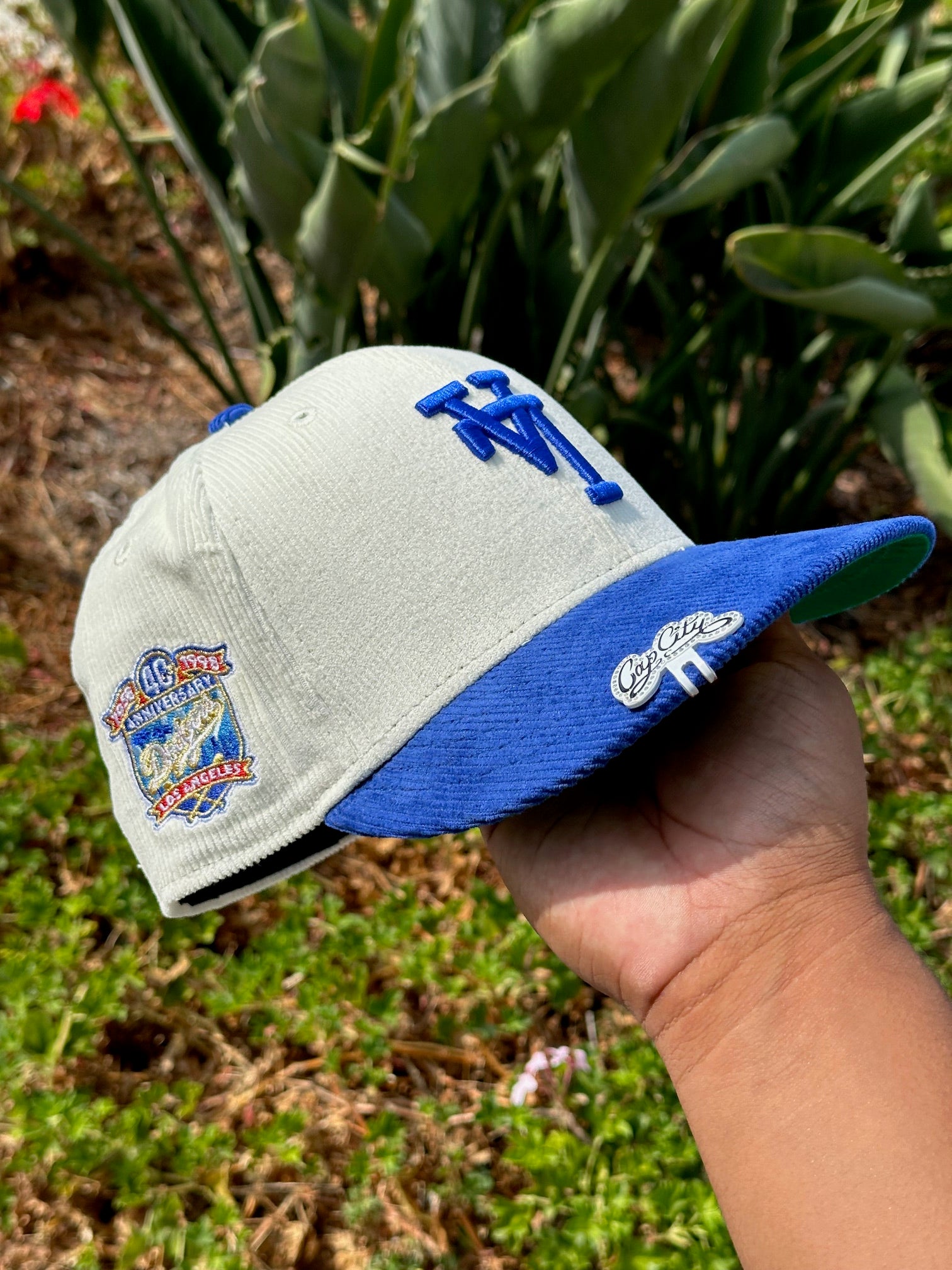 NEW ERA EXCLUSIVE 59FIFTY CHROME WHITE/BLUE CORDUROY UPSIDE DOWN LOS ANGELES DODGERS W/ 40TH ANNIVERSARY SIDE PATCH
