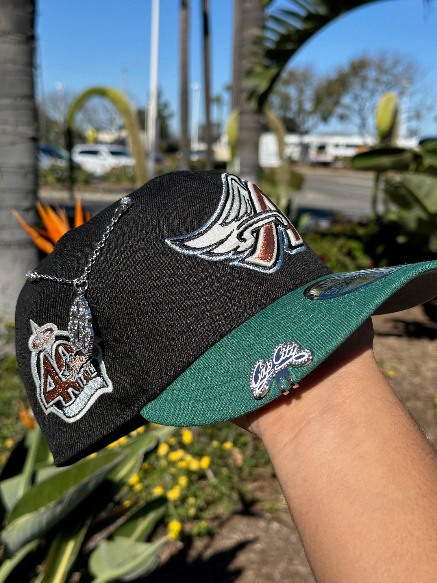 NEW ERA 59FIFTY BLACK/EMERALD GREEN ANAHEIM ANGELS W/ 40TH ANNIVERSARY SIDE PATCH