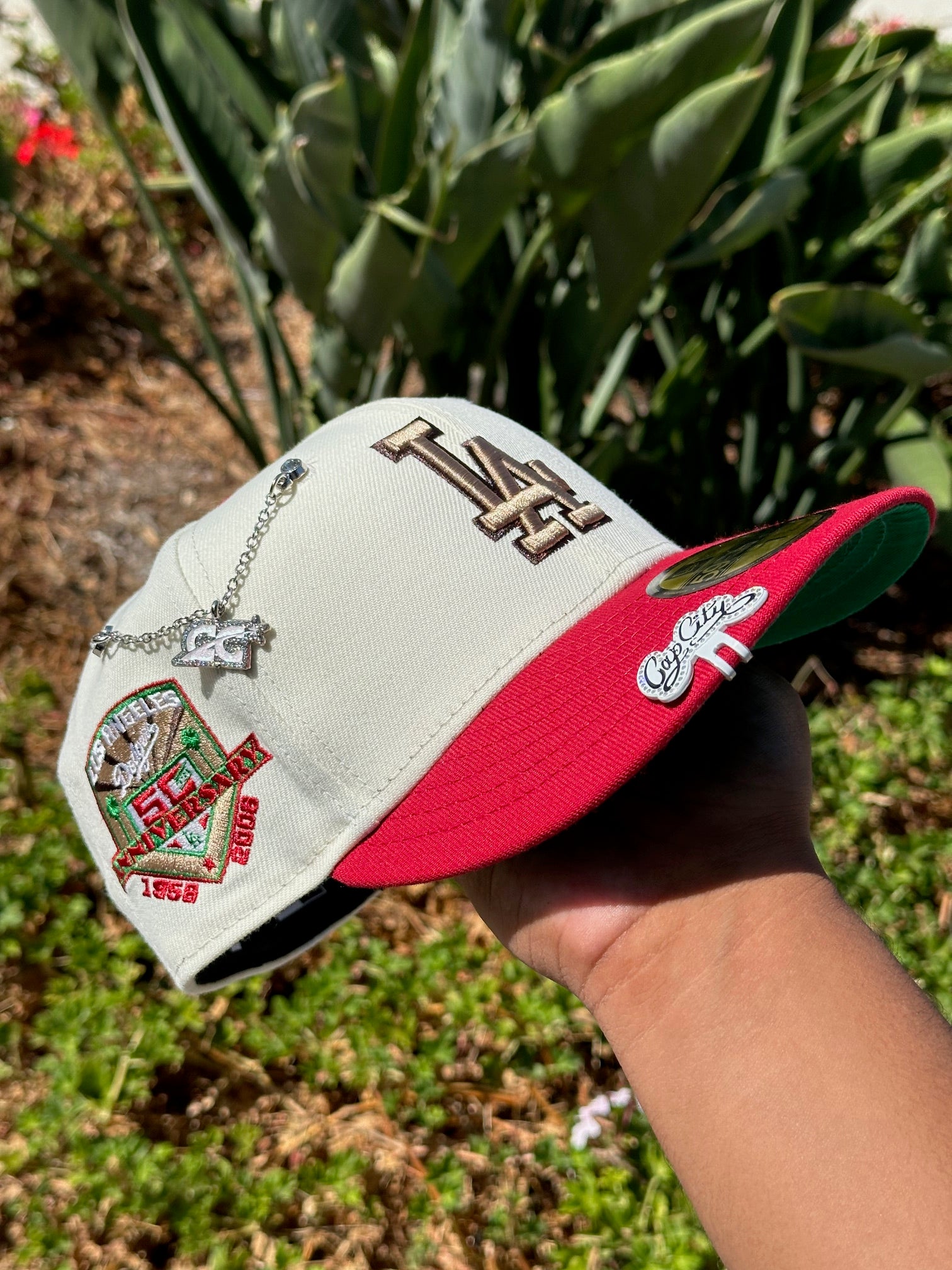 NEW ERA EXCLUSIVE 59FIFTY CHROME WHITE/RED LOS ANGELES DODGERS W/ 50TH ANNIVERSARY SIDE PATCH