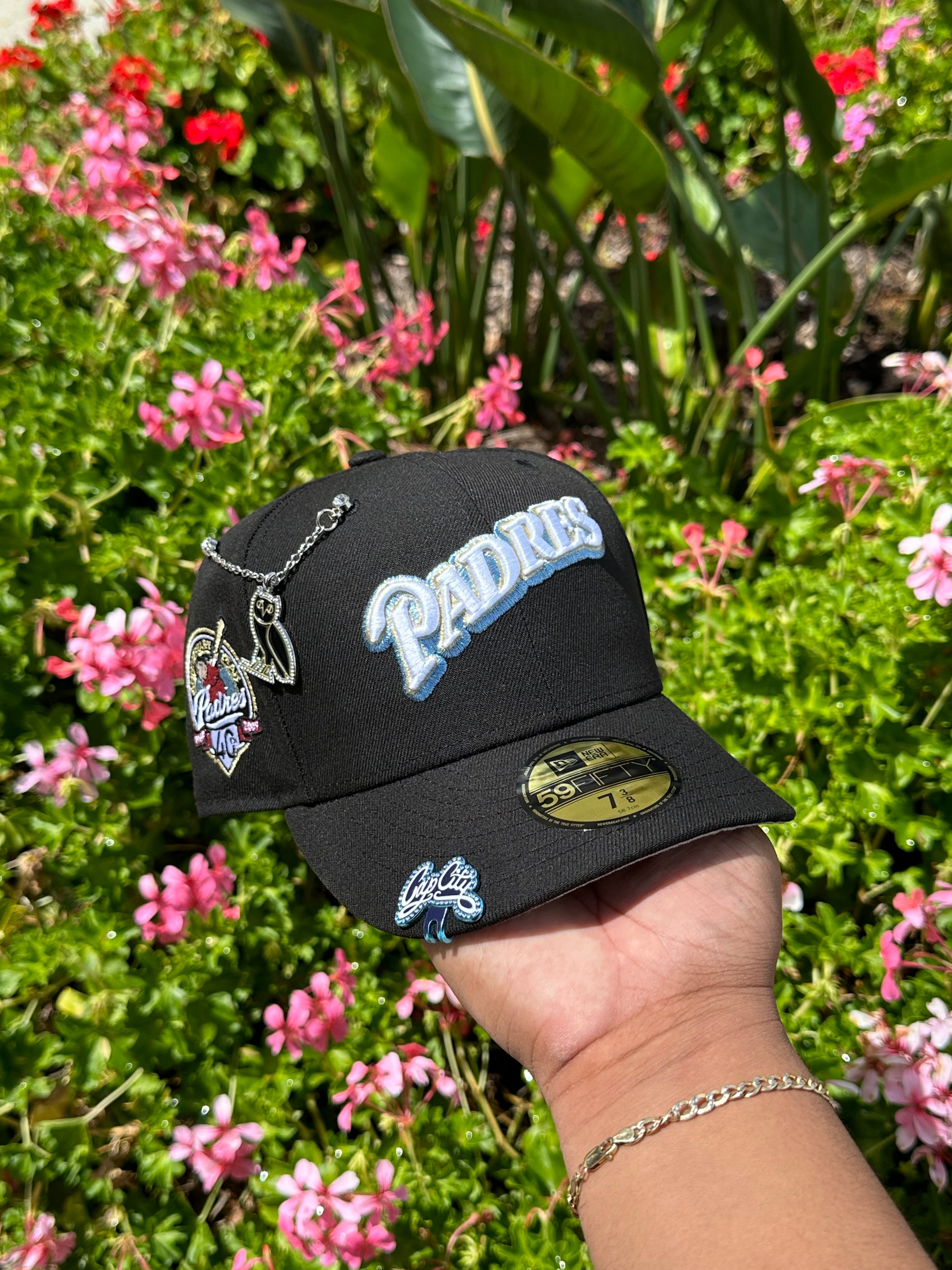 NEW ERA EXCLUSIVE 59FIFTY BLACK SAN DIEGO PADRES SCRIPT W/ 40TH ANNIVERSARY PATCH