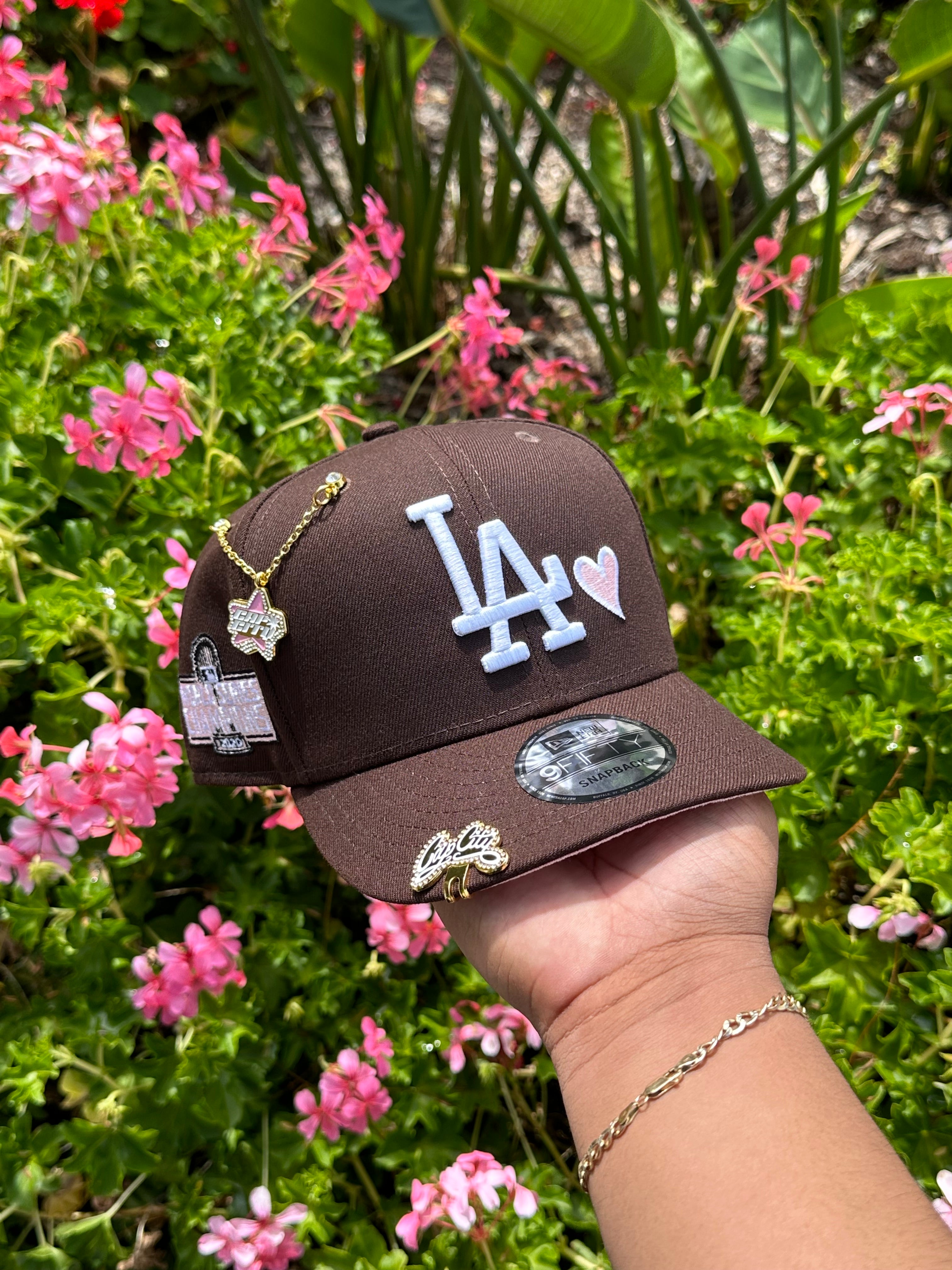 NEW ERA EXCLUSIVE 9FIFTY BURNT WOOD LOS ANGELES DODGERS SNAPBACK W/ PINK HEART + 2020 WS CHAMPIONS SIDE PATCH