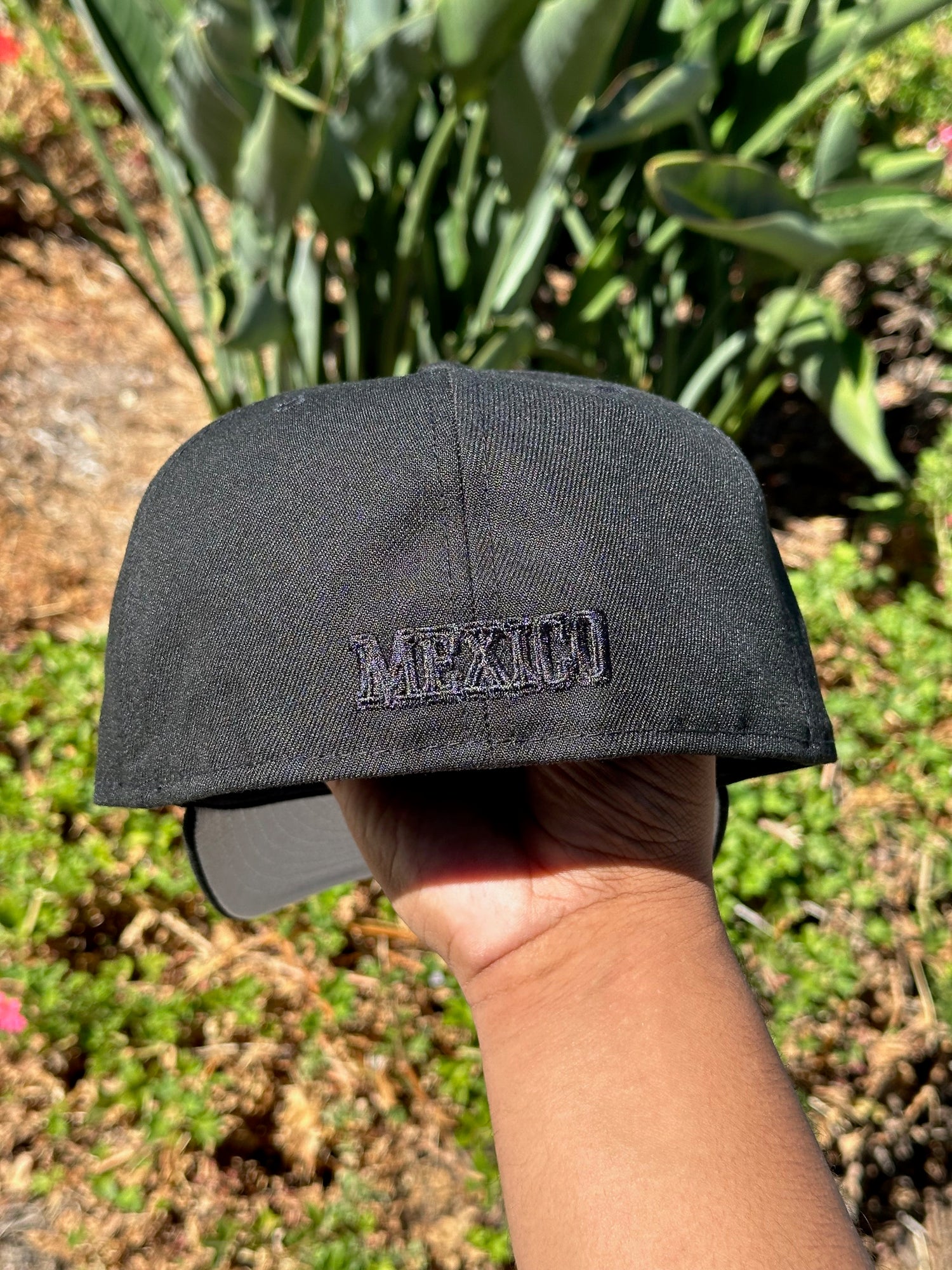 NEW ERA EXCLUSIVE 59FIFTY BLACKED OUT MEXICO