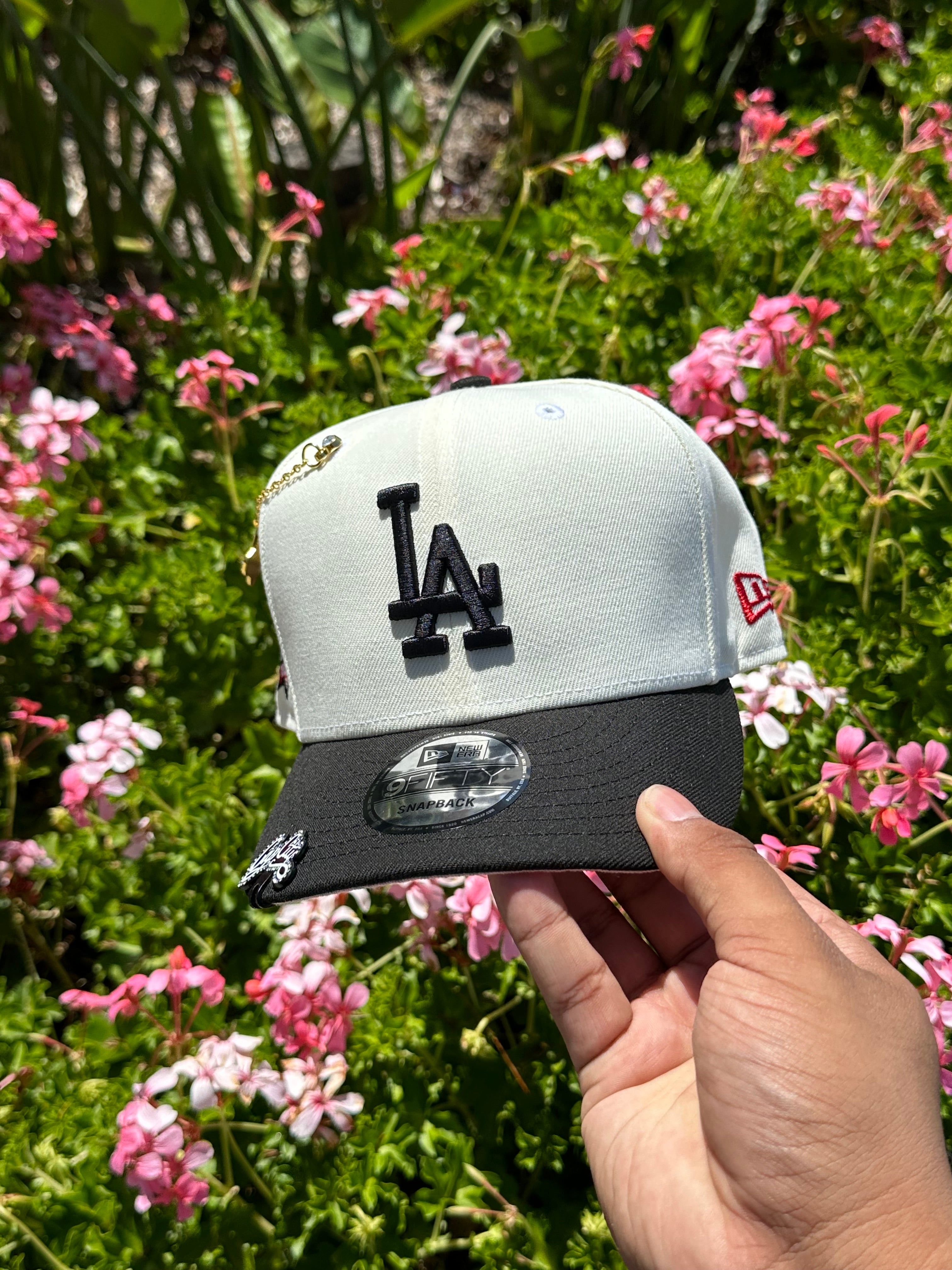 NEW ERA EXCLUSIVE 9FIFTY CHROME WHITE/BLACK LOS ANGELES DODGERS SNAPBACK W/ 100TH ANNIVERSARY PATCH