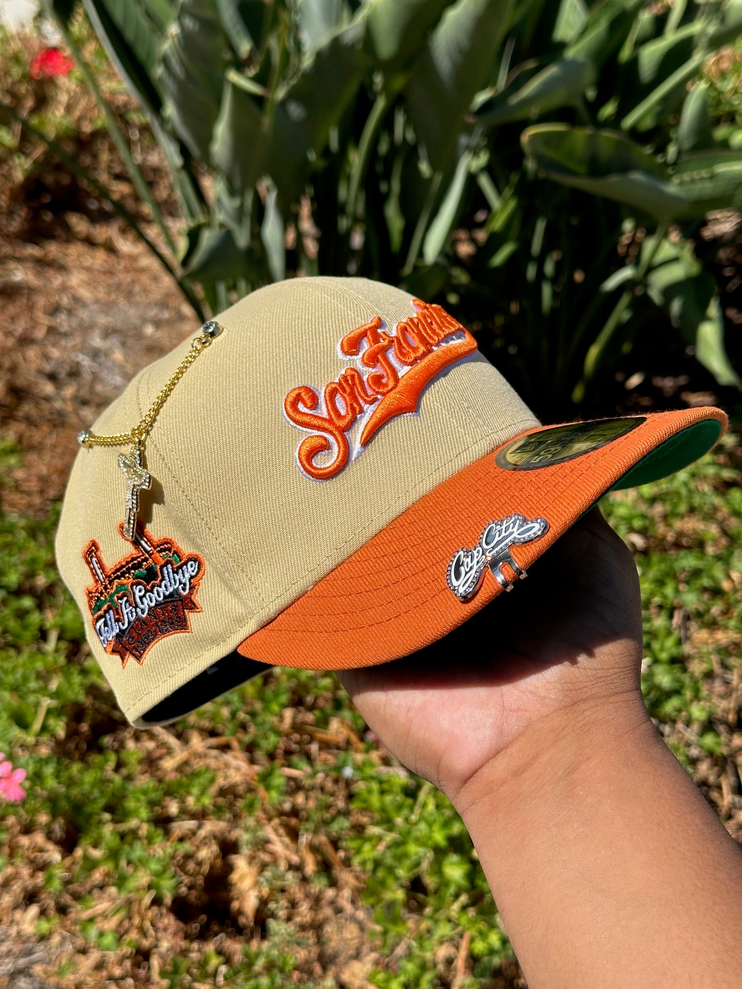 NEW ERA EXCLUSIVE 59FIFTY VEGAS GOLD/ORANGE SAN FRANCISCO GIANTS SCRIPT W/ "TELL IT GOODBYE" SIDE PATCH
