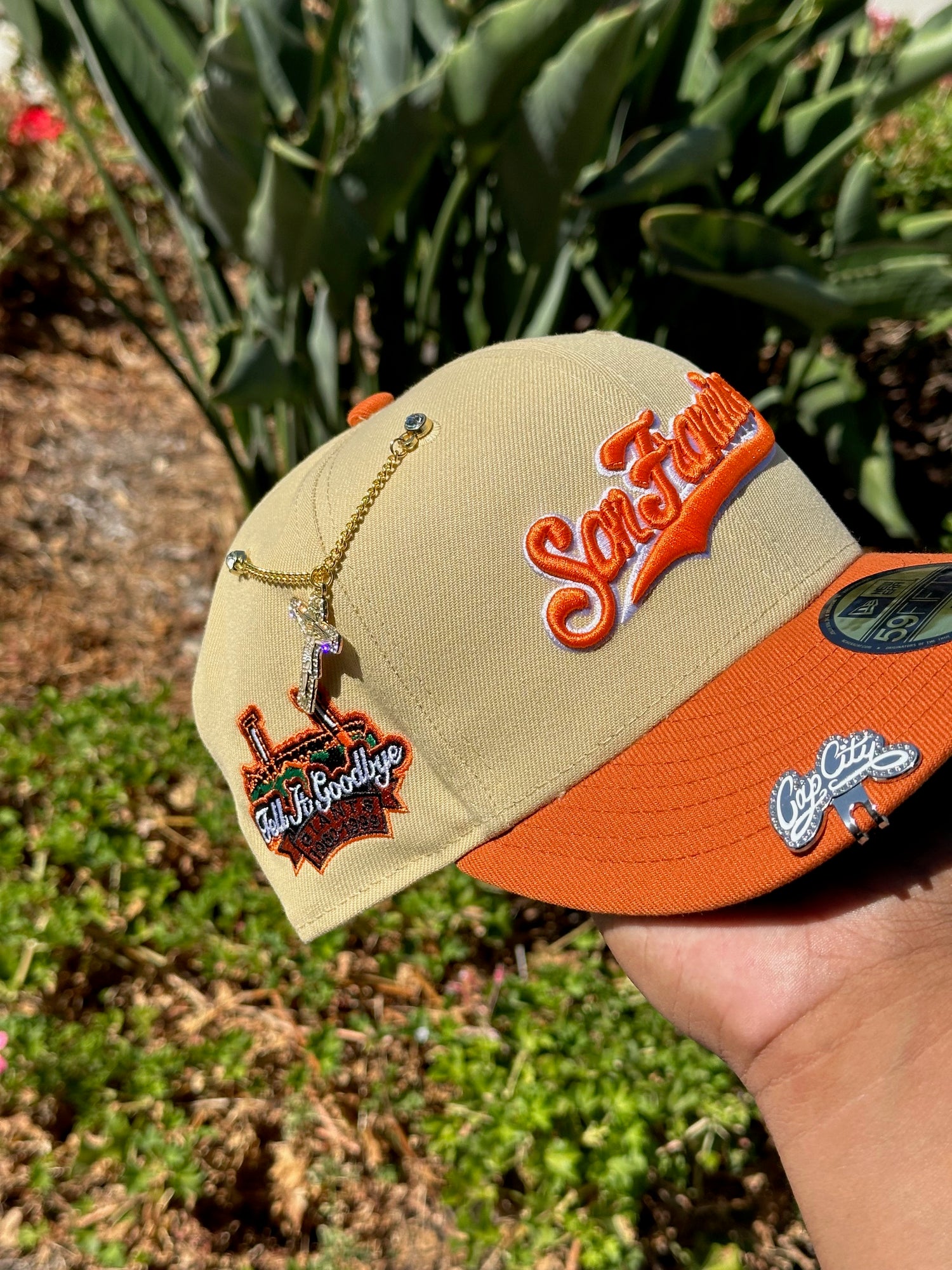 NEW ERA EXCLUSIVE 59FIFTY VEGAS GOLD/ORANGE SAN FRANCISCO GIANTS SCRIPT W/ "TELL IT GOODBYE" SIDE PATCH