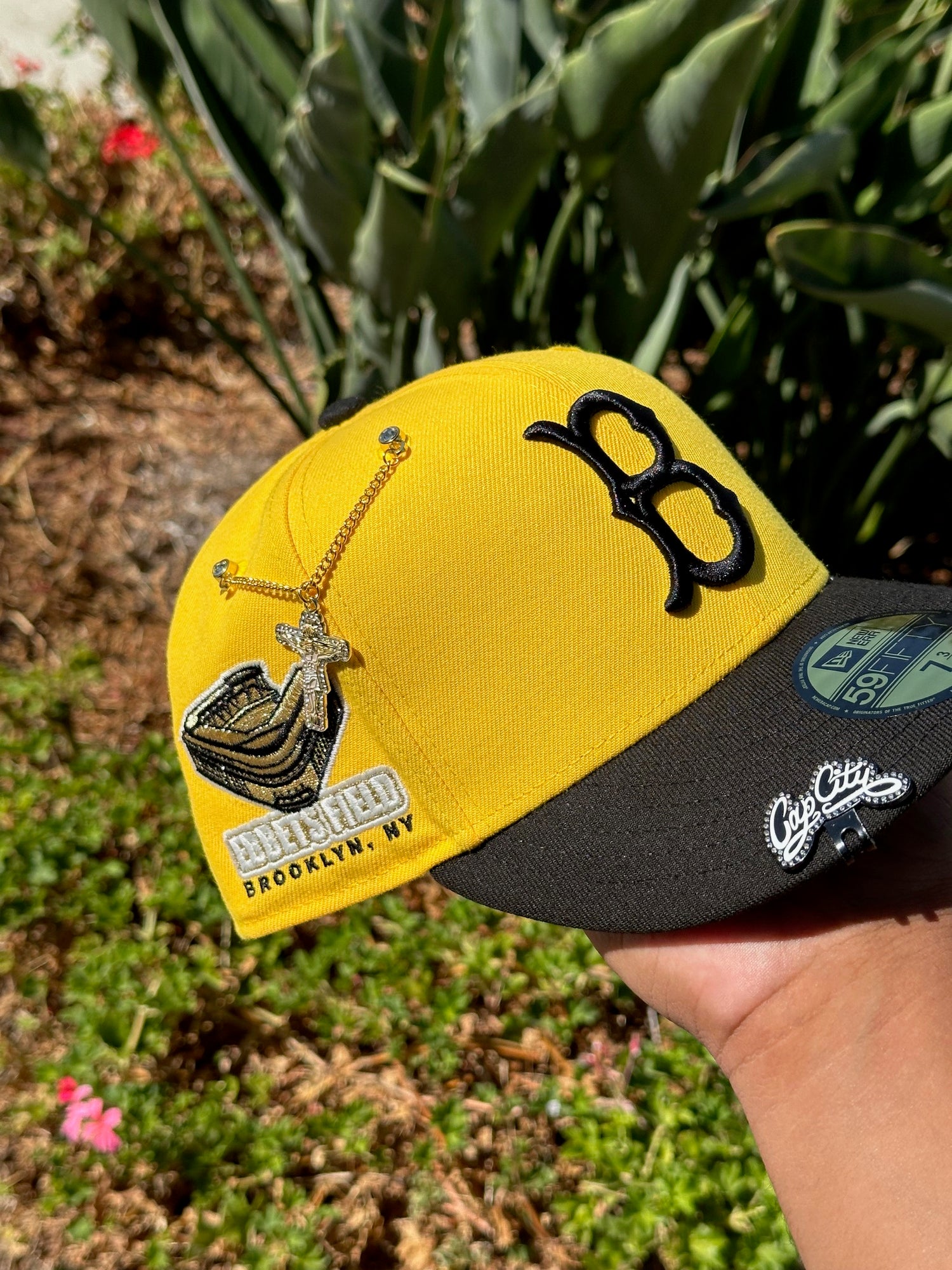 NEW ERA EXCLUSIVE 59FIFTY YELLOW/BLACK BROOKLYN DODGERS W/ EBBETS FIELD SIDE PATCH