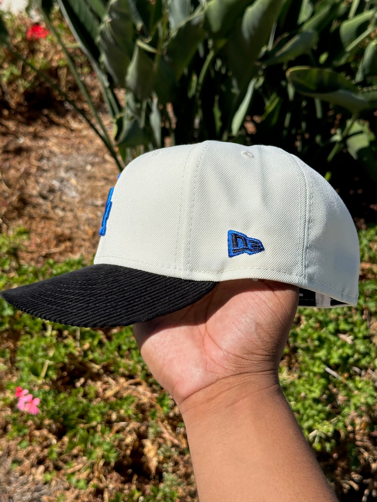NEW ERA EXCLUSIVE 59FIFTY CHROME WHITE/CORDUROY LOS ANGELES DODGERS W/ 60TH ANNIVERSARY SIDE PATCH