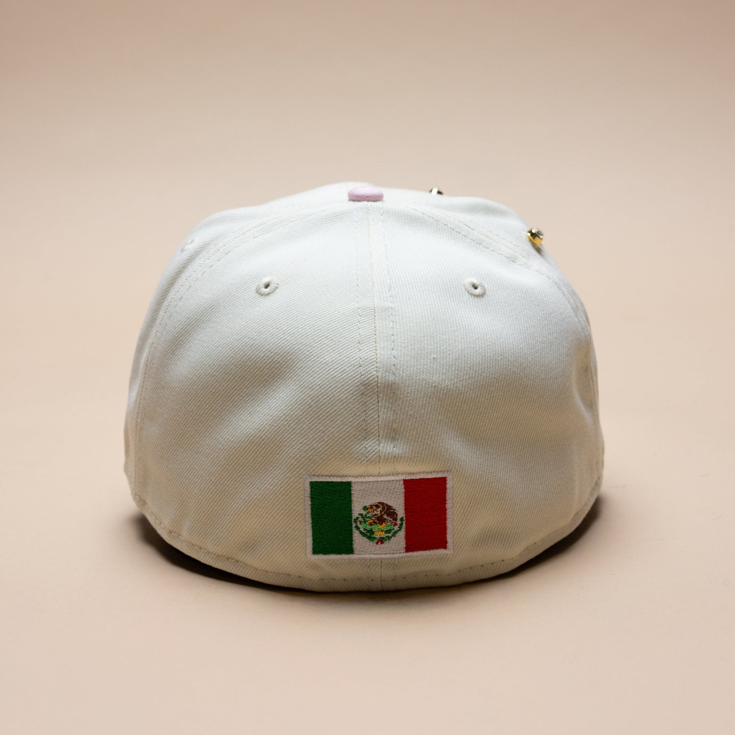 NEW ERA EXCLUSIVE 59FIFTY CHROME WHITE/PINK "CHIVAS DE GUADALAJARA" W/ 115TH ANNIVERSARY SIDE PATCH