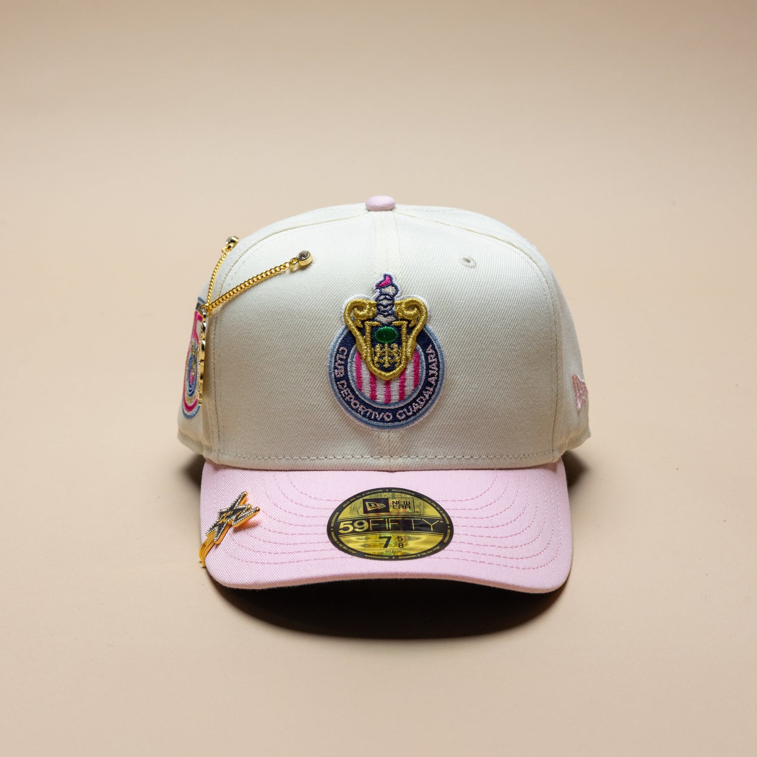NEW ERA EXCLUSIVE 59FIFTY CHROME WHITE/PINK "CHIVAS DE GUADALAJARA" W/ 115TH ANNIVERSARY SIDE PATCH