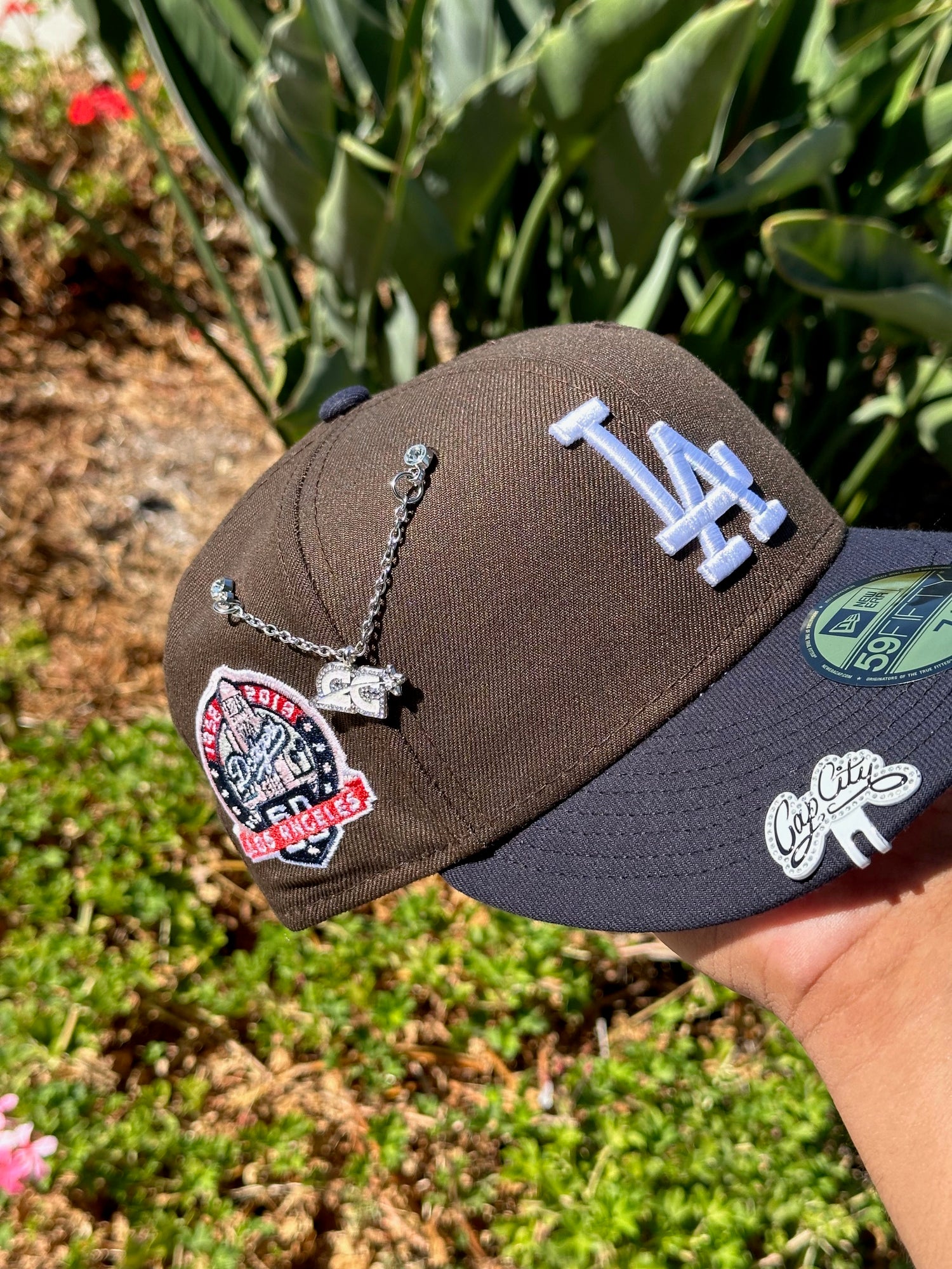 NEW ERA EXCLUSIVE 59FIFTY MOCHA/NAVY LOS ANGELES DODGERS W/ 60TH ANNIVERSARY PATCH