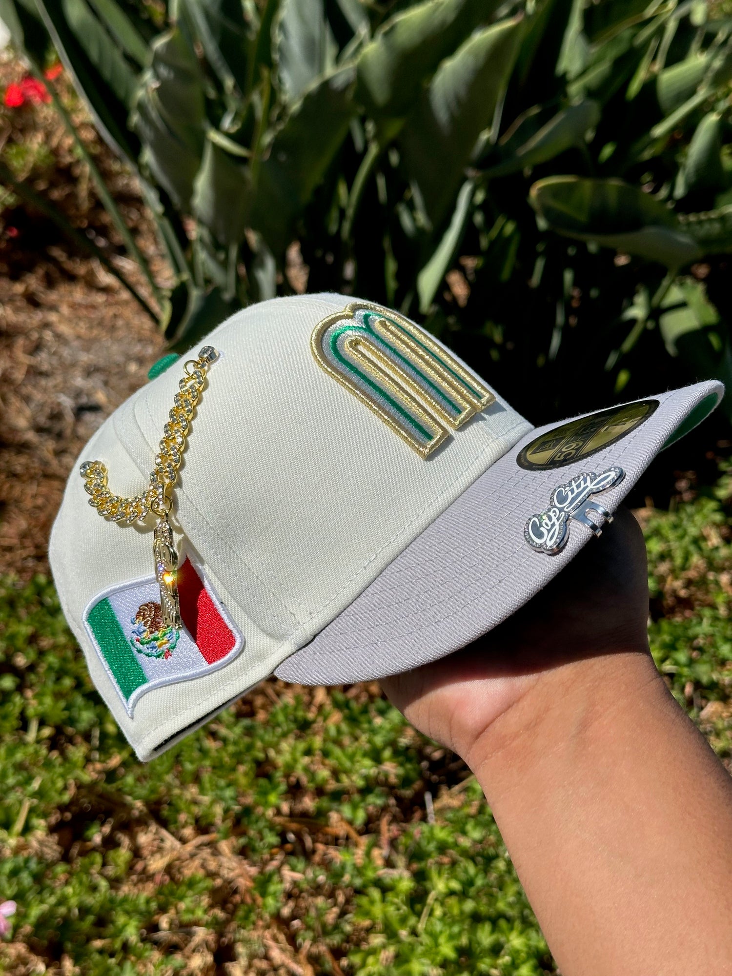 NEW ERA EXCLUSIVE 59FIFTY CHROME WHITE/GREY MEXICO W/ MEXICO FLAG SIDE PATCH