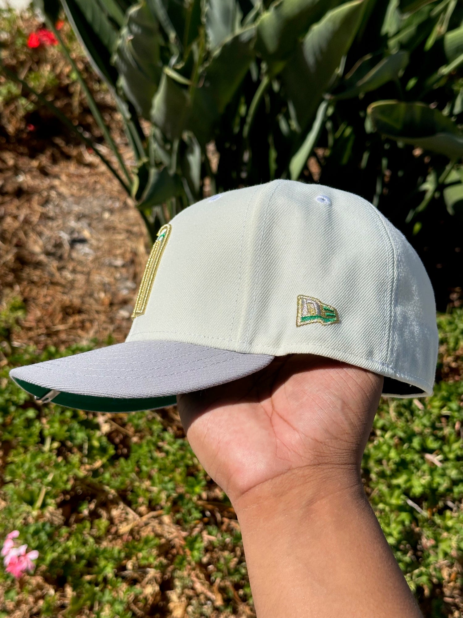 NEW ERA EXCLUSIVE 59FIFTY CHROME WHITE/GREY MEXICO W/ MEXICO FLAG SIDE PATCH