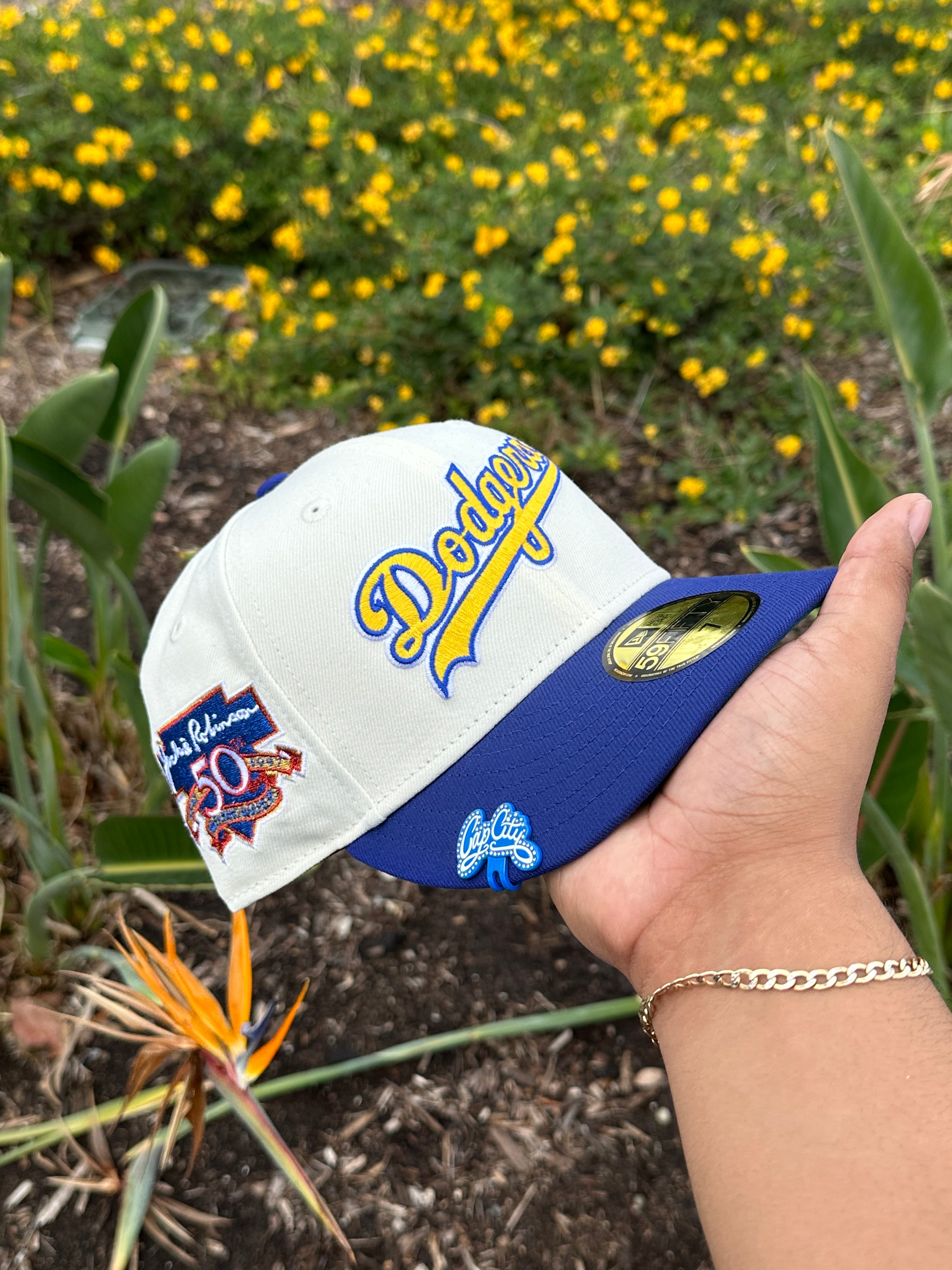 NEW ERA EXCLUSIVE 59FIFTY CHROME WHITE/BLUE LOS ANGELES DODGERS SCRIPT W/ 50TH ANNIVERSARY SIDE PATCH