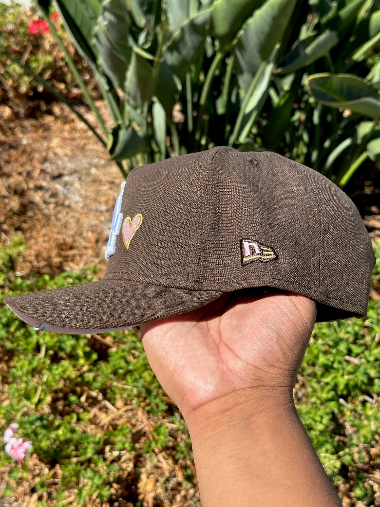 NEW ERA EXCLUSIVE 9FIFTY A-FRAME WALNUT LOS ANGELES DODGERS W/ PINK HEART + 50TH ANNIVERSARY SIDE PATCH