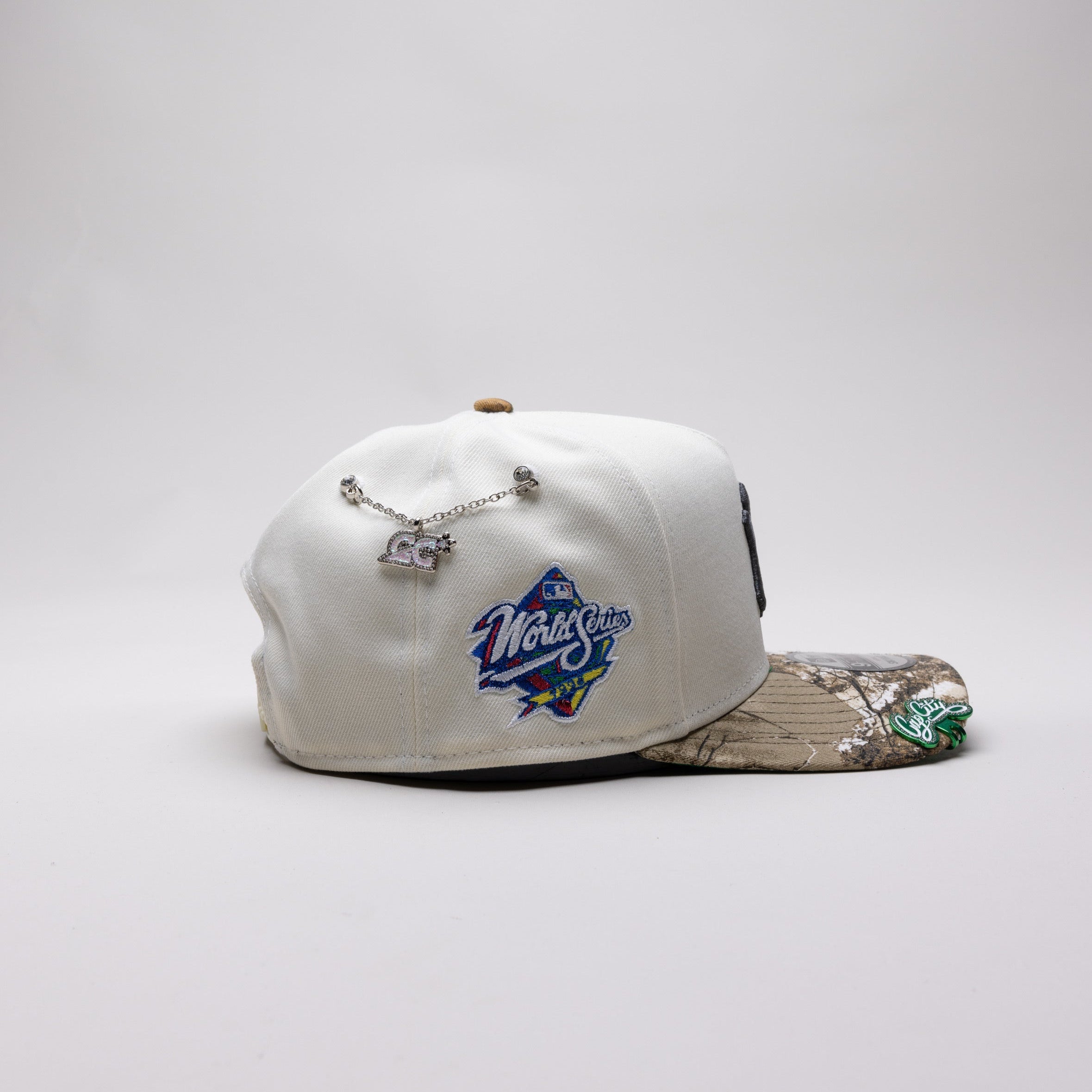 NEW ERA EXCLUSIVE 9FIFTY A-FRAME CHROME/ REALTREE NEW YORK YANKEES SNAPBACK W/ 1996 WORLD SERIES SIDE PATCH