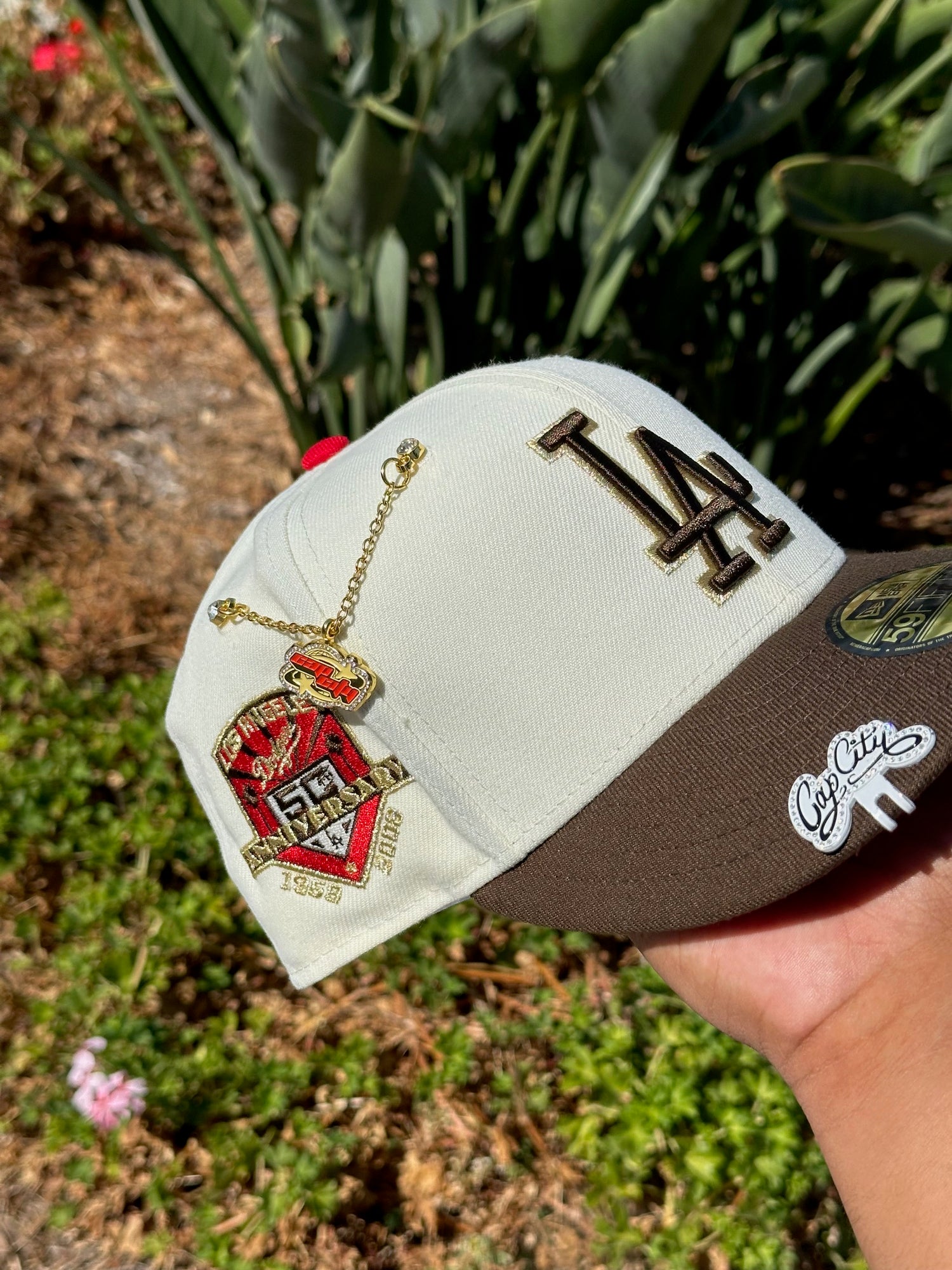 NEW ERA EXCLUSIVE 59FIFTY CHROME WHITE/WALNUT LOS ANGELES DODGERS W/ 50TH ANNIVERSARY SIDE PATCH