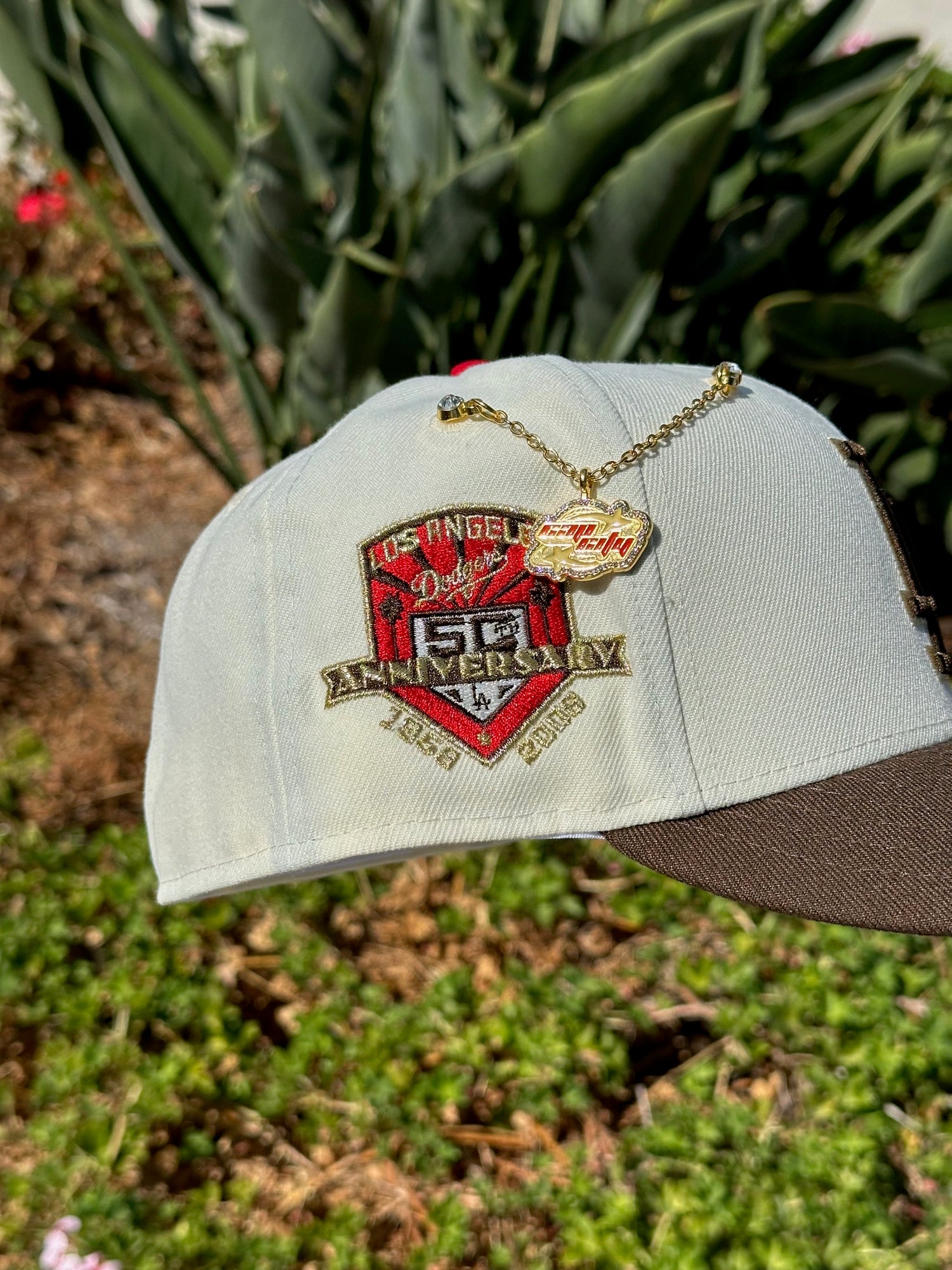 NEW ERA EXCLUSIVE 59FIFTY CHROME WHITE/WALNUT LOS ANGELES DODGERS W/ 50TH ANNIVERSARY SIDE PATCH