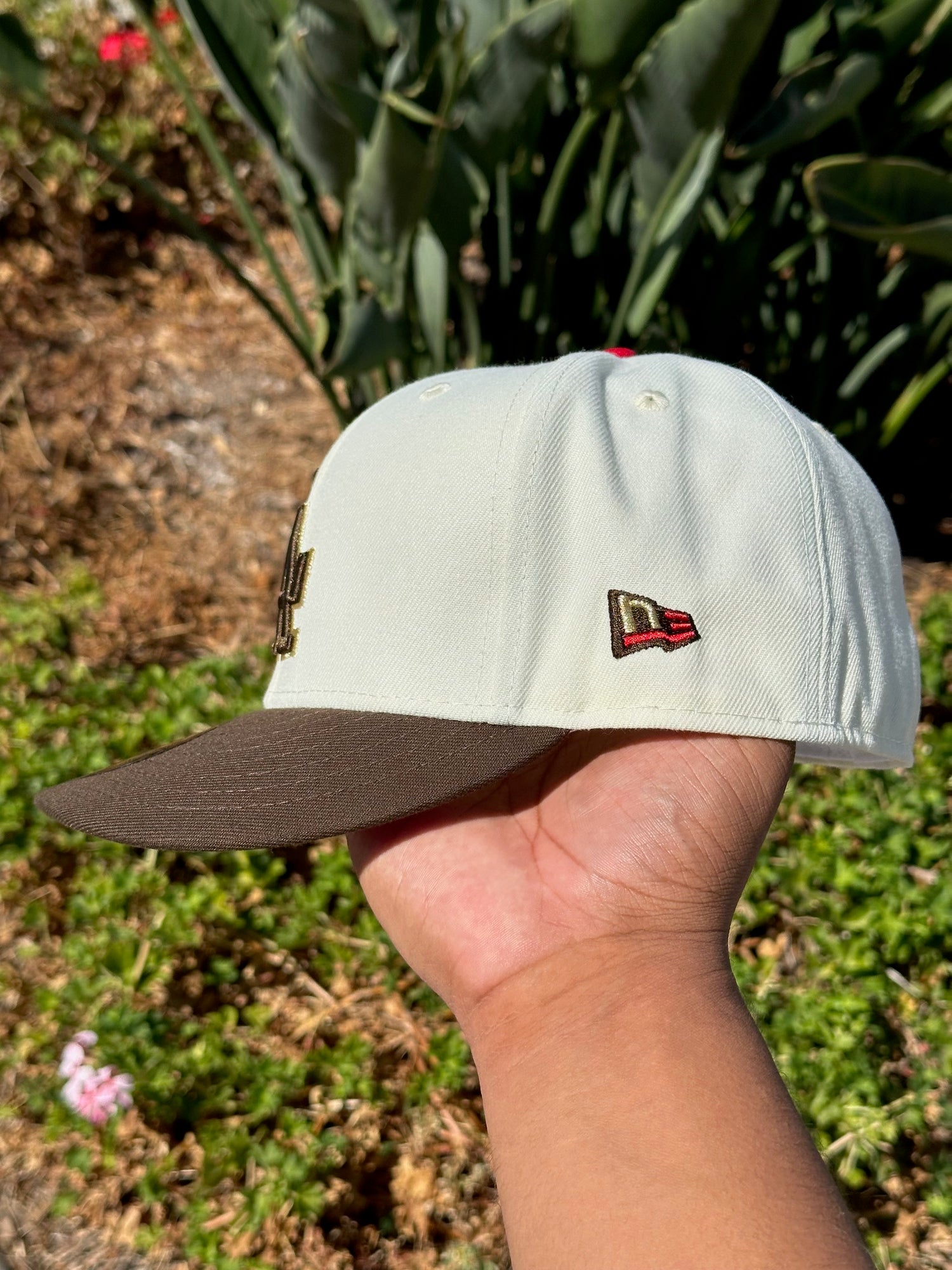 NEW ERA EXCLUSIVE 59FIFTY CHROME WHITE/WALNUT LOS ANGELES DODGERS W/ 50TH ANNIVERSARY SIDE PATCH