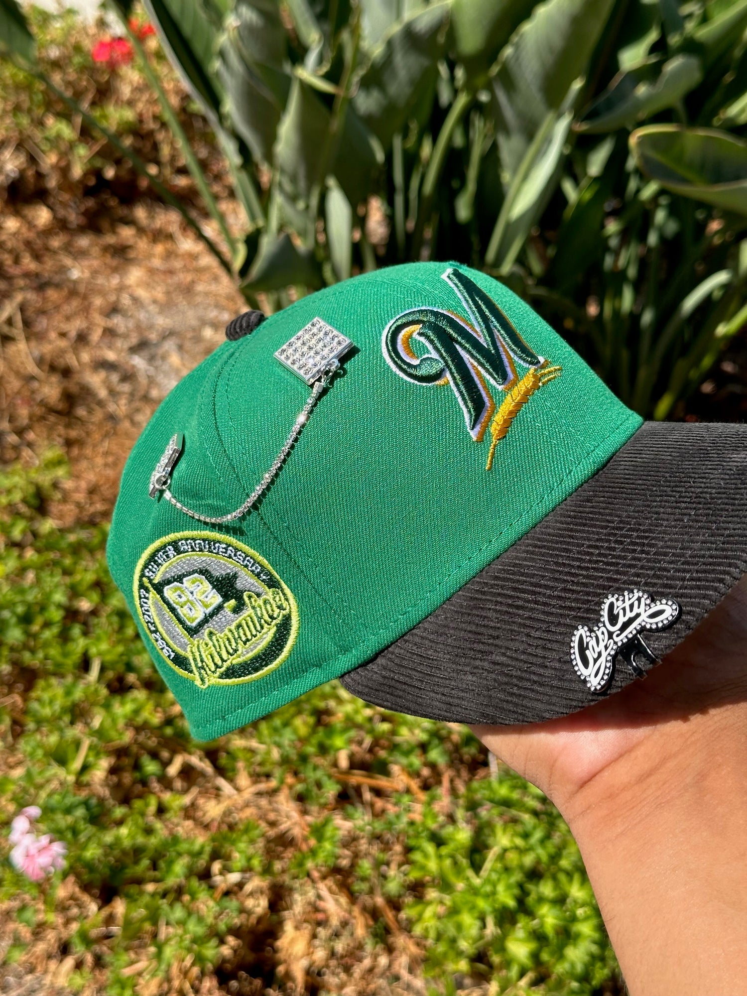 NEW ERA EXCLUSIVE 59FIFTY GREEN/CORDUROY MILWAUKEE BREWERS W/ SILVER ANNIVERSARY  SIDE PATCH