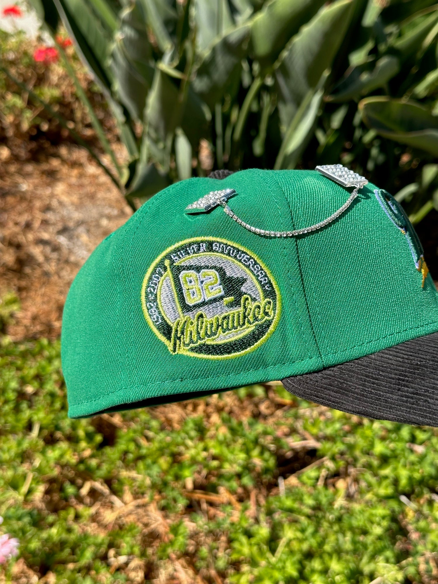 NEW ERA EXCLUSIVE 59FIFTY GREEN/CORDUROY MILWAUKEE BREWERS W/ SILVER ANNIVERSARY  SIDE PATCH