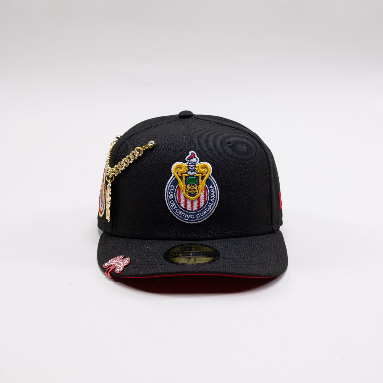 NEW ERA EXCLUSIVE 59FIFTY BLACK CHIVAS DE GUADALAJARA W/ 115th ANIVERSARIO SIDE PATCH RED UV