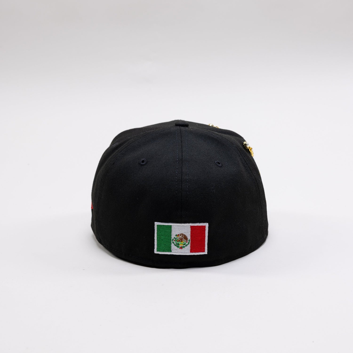 NEW ERA EXCLUSIVE 59FIFTY BLACK CHIVAS DE GUADALAJARA W/ 115th ANIVERSARIO SIDE PATCH RED UV