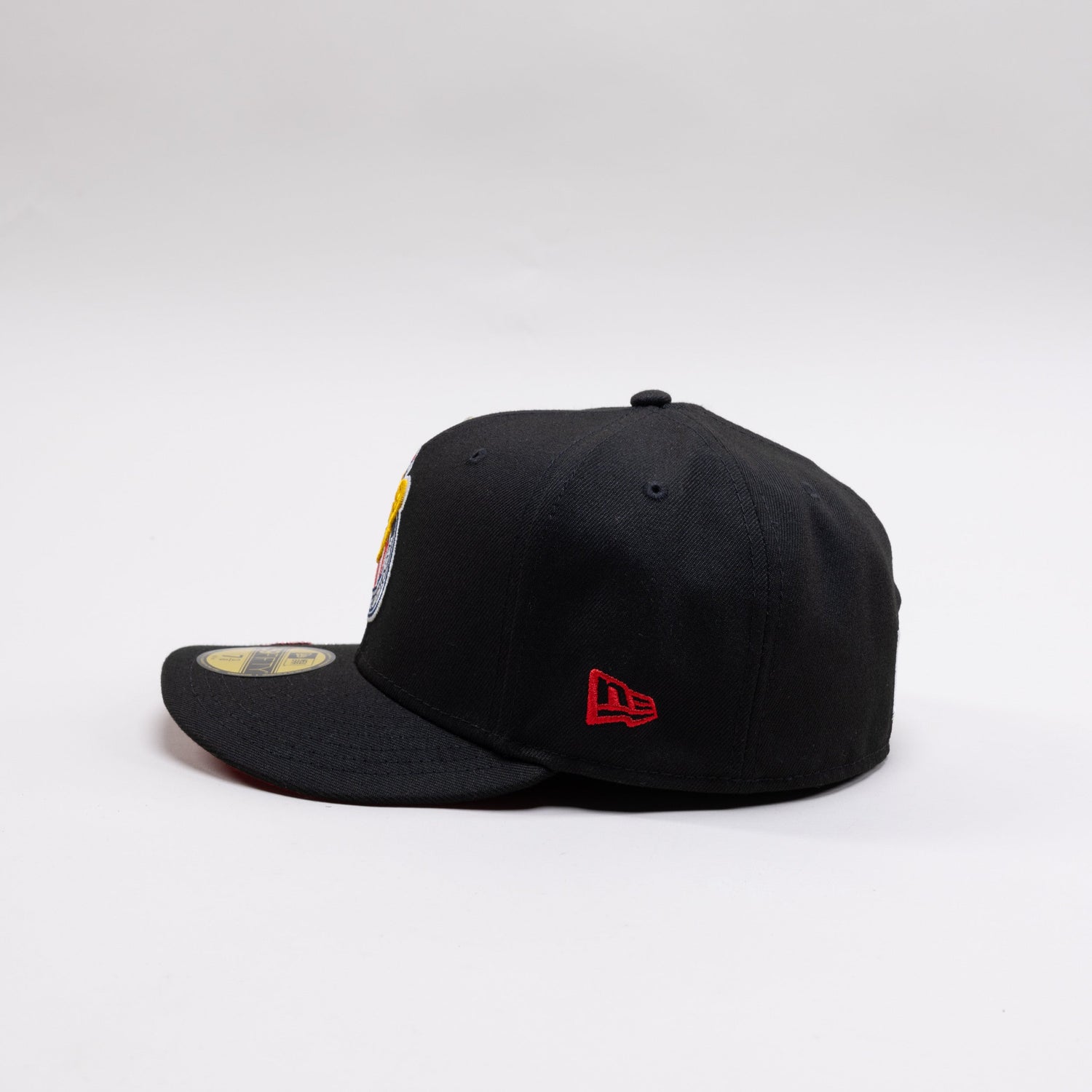 NEW ERA EXCLUSIVE 59FIFTY BLACK CHIVAS DE GUADALAJARA W/ 115th ANIVERSARIO SIDE PATCH RED UV