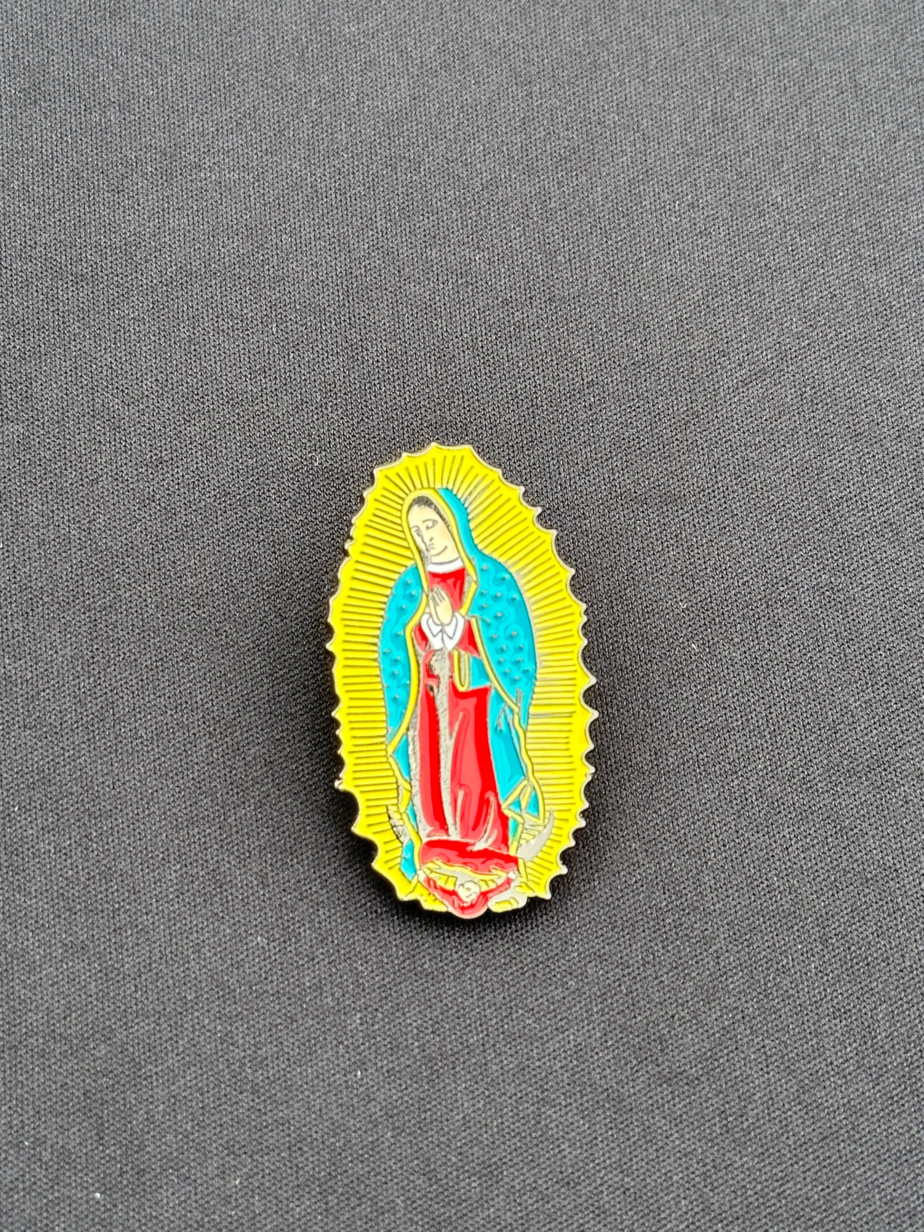 *NEW YELLOW "VIREN DE GUADALUPE" EXCLUSIVE PIN VERY LIMITED