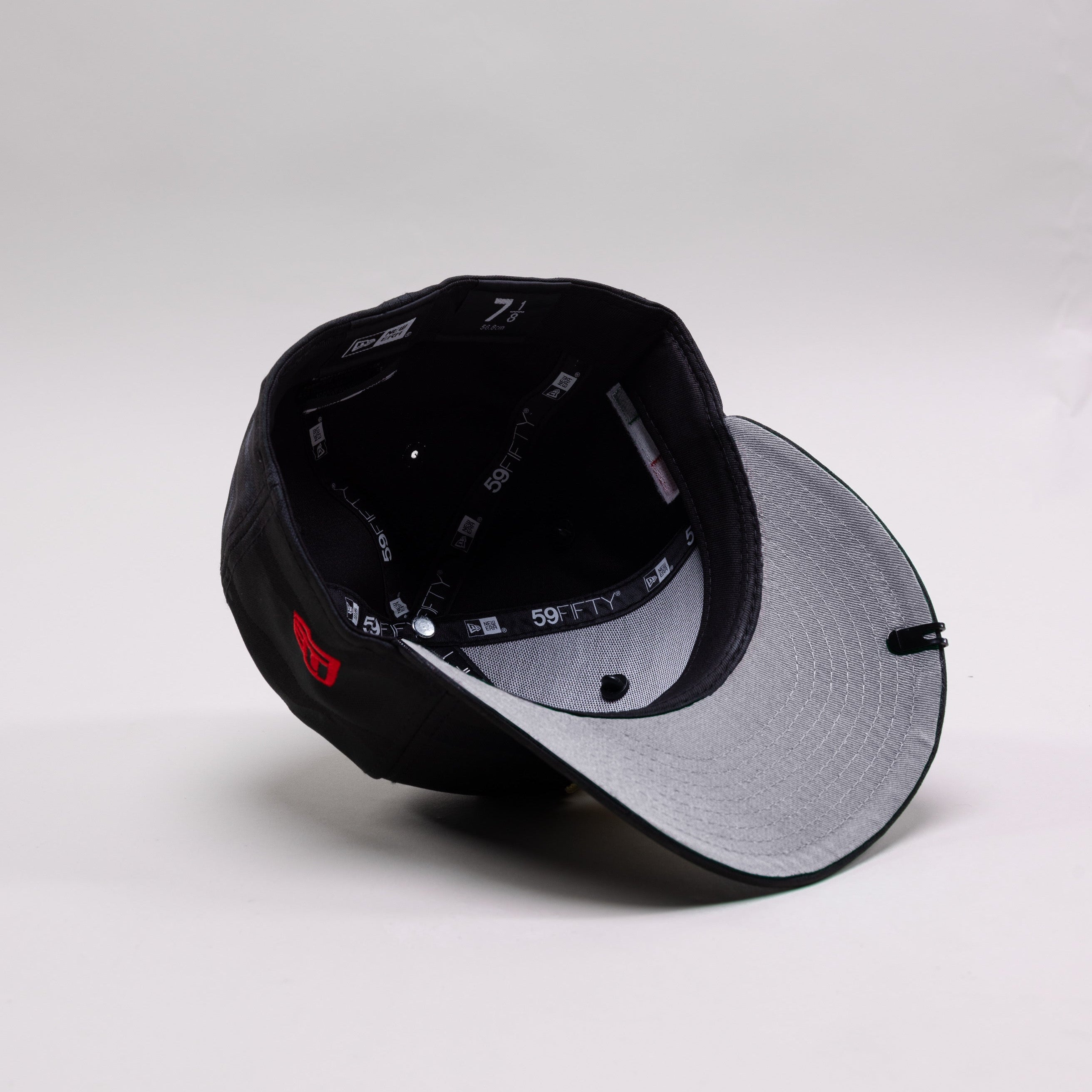 NEW ERA EXCLUSIVE 59FIFTY BLACK CAMO 