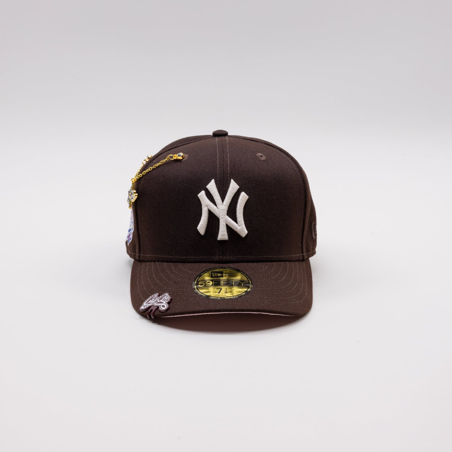 NEW ERA EXCLUSIVE 59FIFTY DARK BROWN NEW YORK YANKEES W/ 1999 WORLD SERIES SIDE PATCH