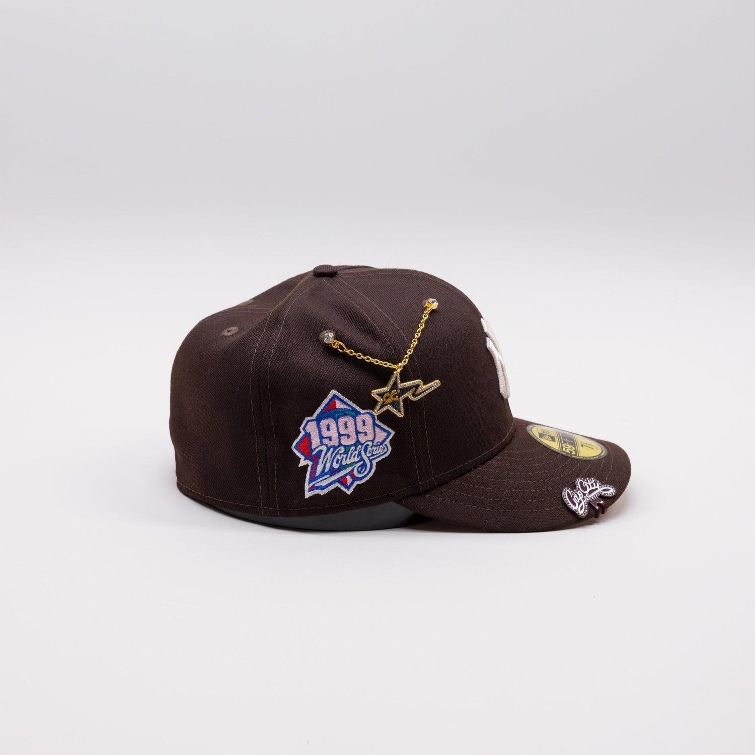 NEW ERA EXCLUSIVE 59FIFTY DARK BROWN NEW YORK YANKEES W/ 1999 WORLD SERIES SIDE PATCH