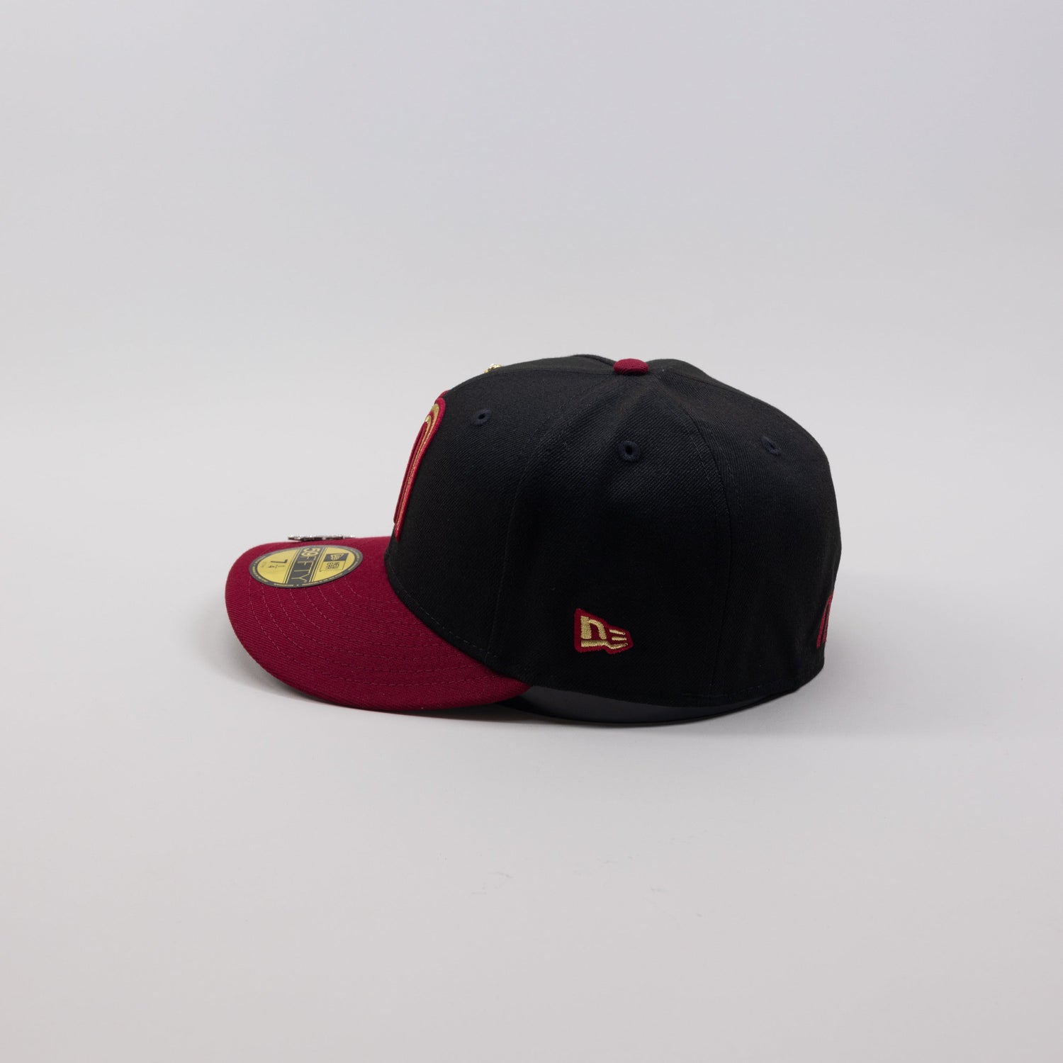NEW ERA EXCLUSIVE 59FIFTY BLACK /BURGUNDY MEXICO W/ "EL GALLO" SIDE PATCH