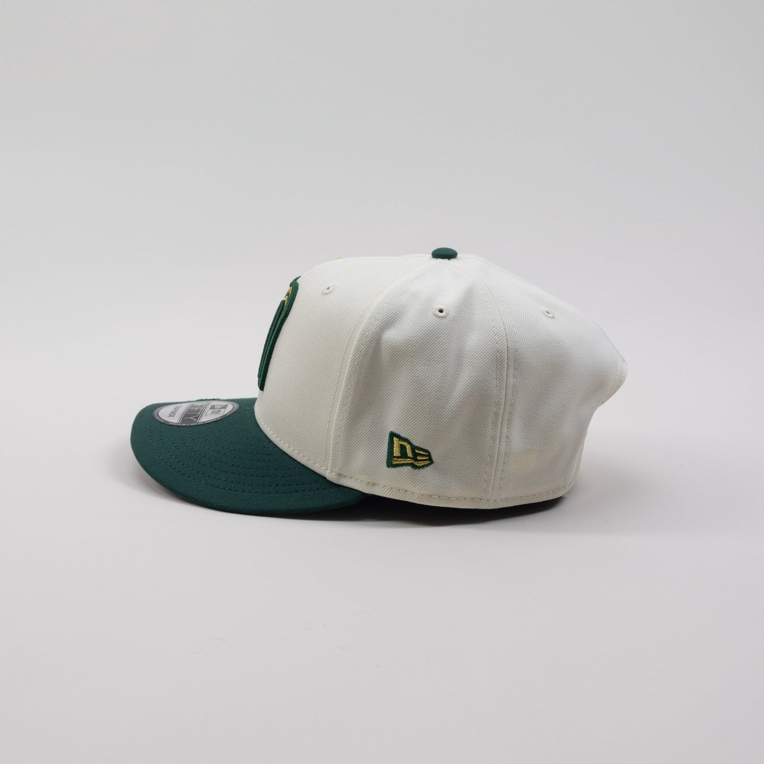 NEW ERA EXCLUSIVE 9FIFTY CHROME WHITE/FOREST GREEN MEXICO SNAPBACK W/ MEXICO FLAG SIDE PATCH