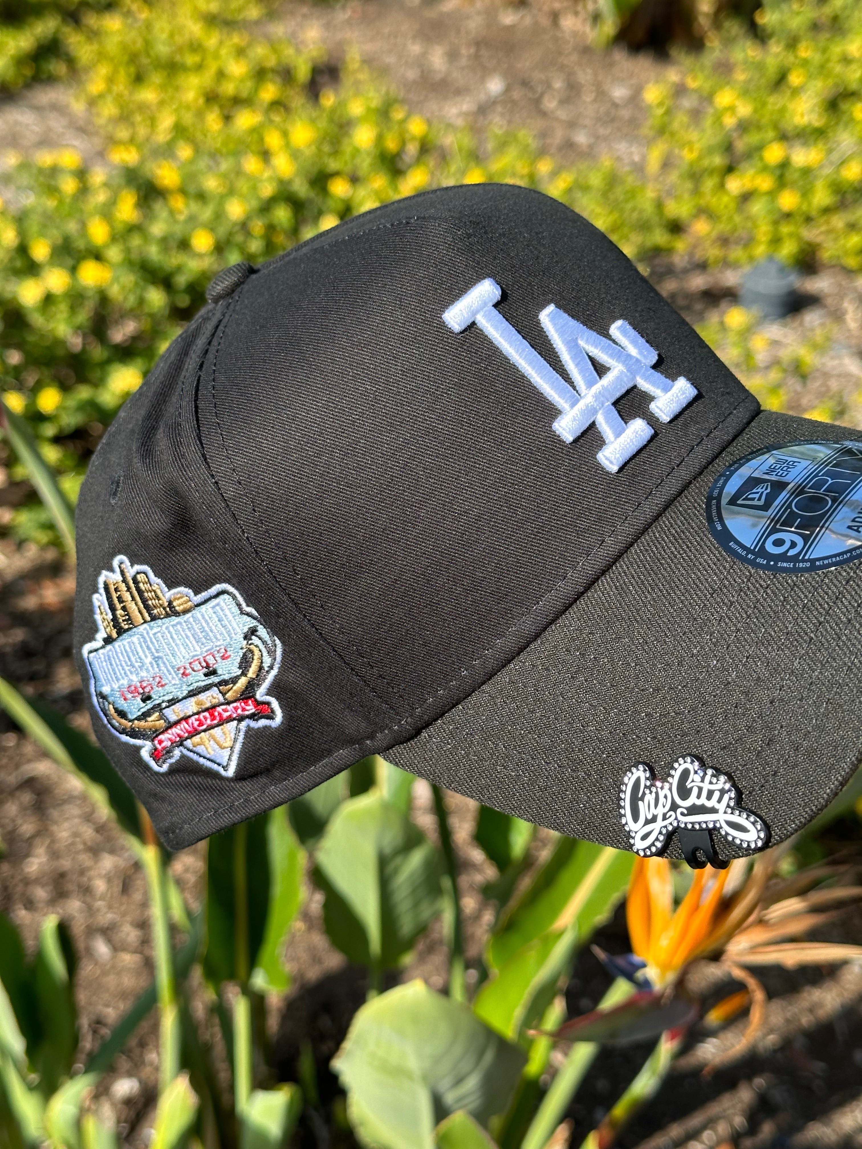 NEW ERA EXCLUSIVE 9FORTY A-FRAME BLACK LOS ANGELES DODGERS W/ 40TH ANNIVERSARY SIDE PATCH