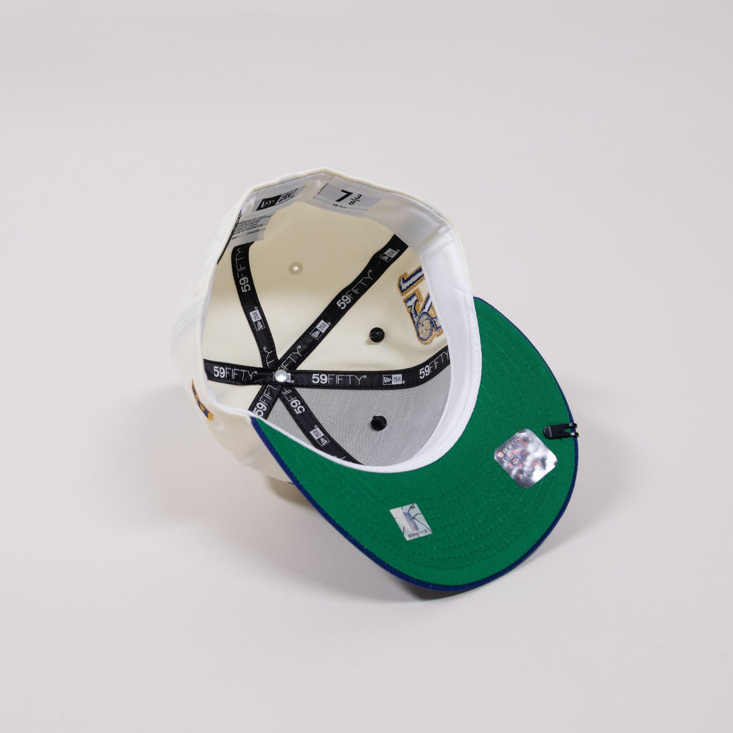NEW ERA EXCLUSIVE 59FIFTY CHROME/ BLUE LOS ANGELES LAKERS SCRIPT W/ 17X CHAMPIONS SIDE PATCH