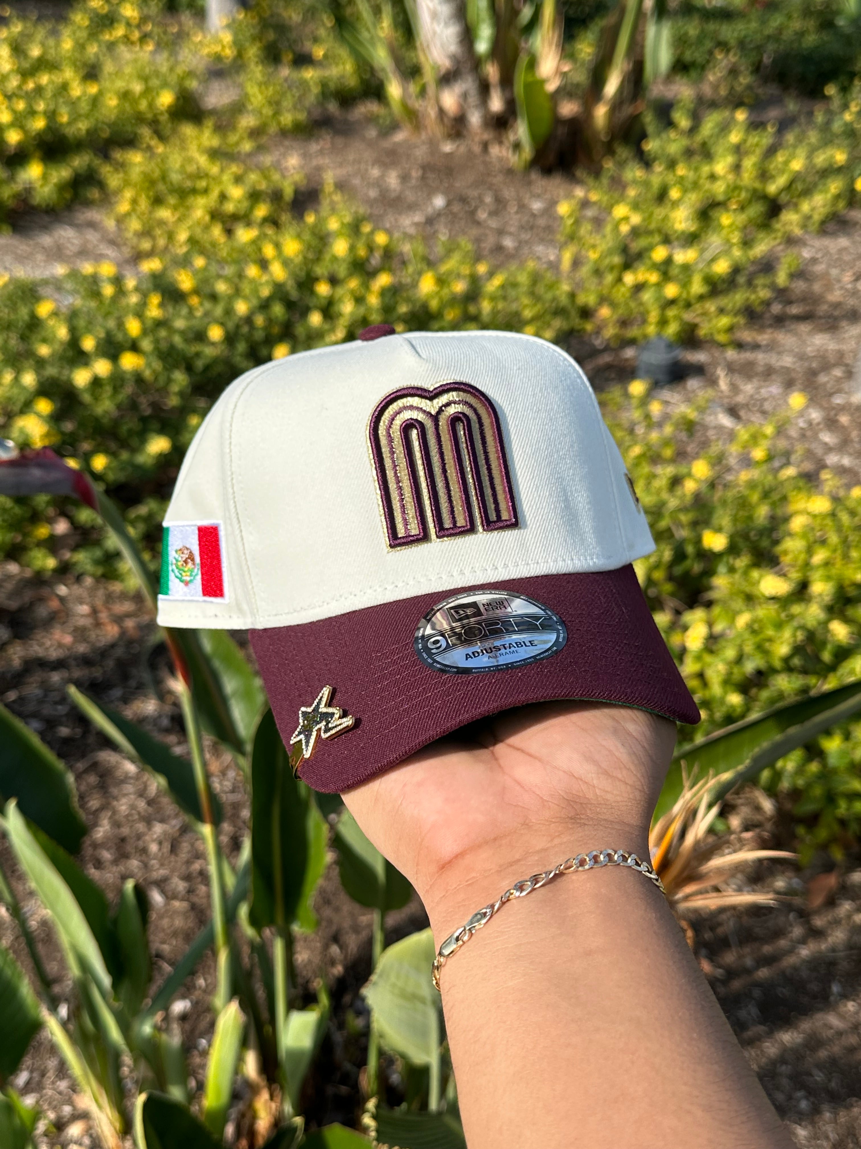 NEW ERA EXCLUSIVE 9FORTY CHROME WHITE/BURGUNDY MEXICO A-FRAME ADJUSTABLE W/ MEXICO FLAG SIDE PATCH