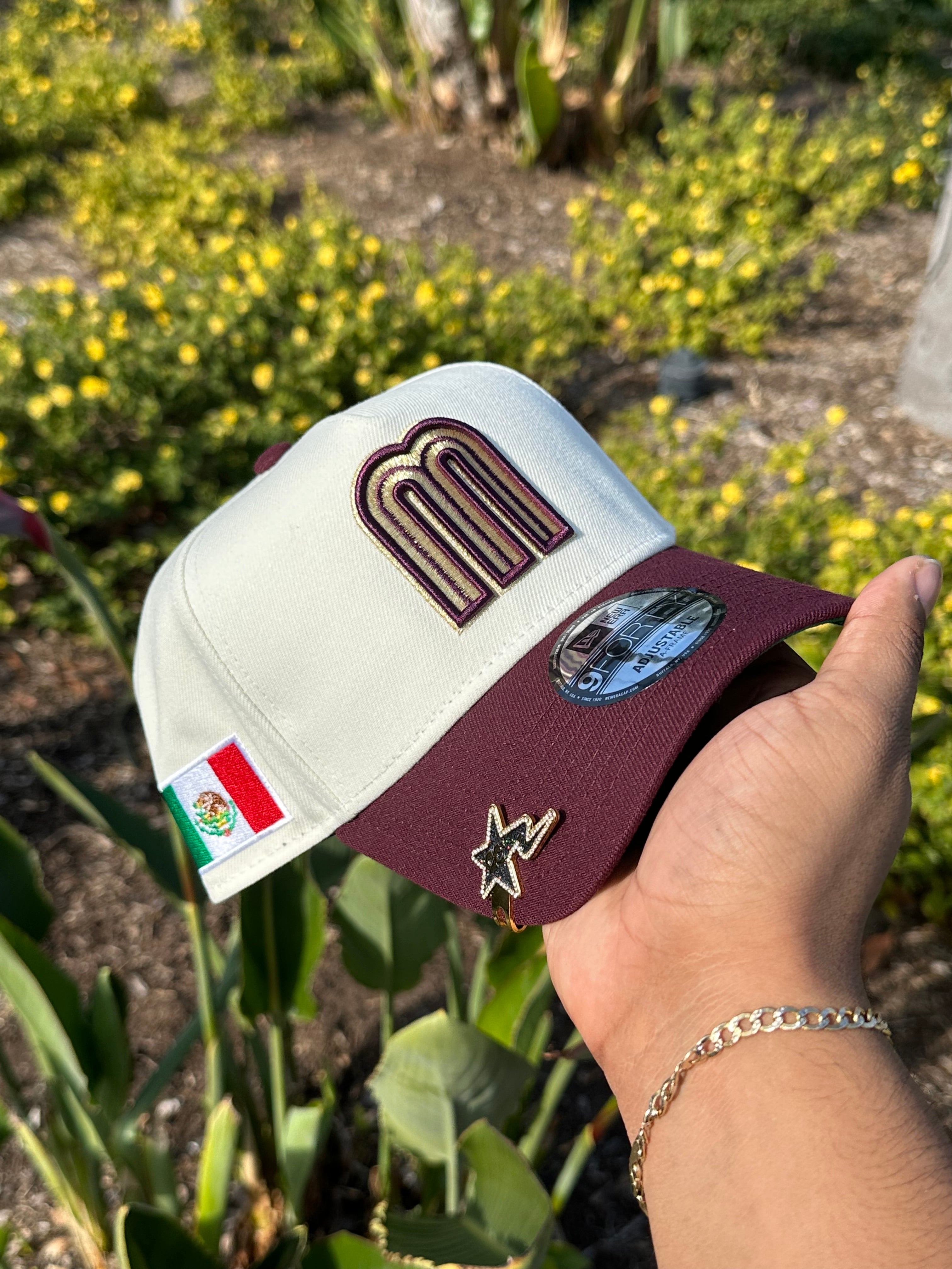 NEW ERA EXCLUSIVE 9FORTY CHROME WHITE/BURGUNDY MEXICO A-FRAME ADJUSTABLE W/ MEXICO FLAG SIDE PATCH