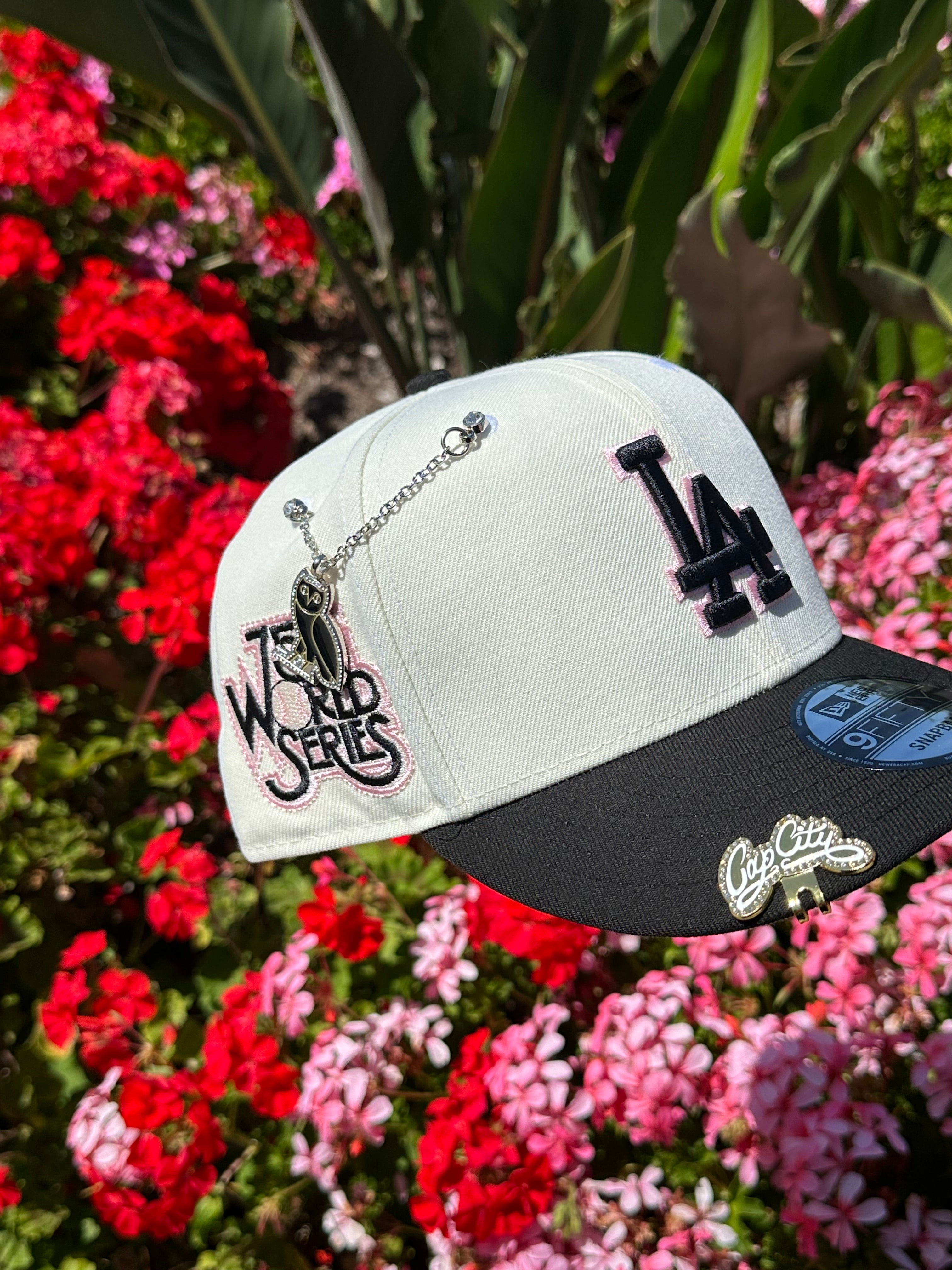 NEW ERA EXCLUSIVE 9FIFTY CHROME WHITE/BLACK LOS ANGELES DODGERS SNAPBACK W/ 75TH WORLD SERIES PATCH