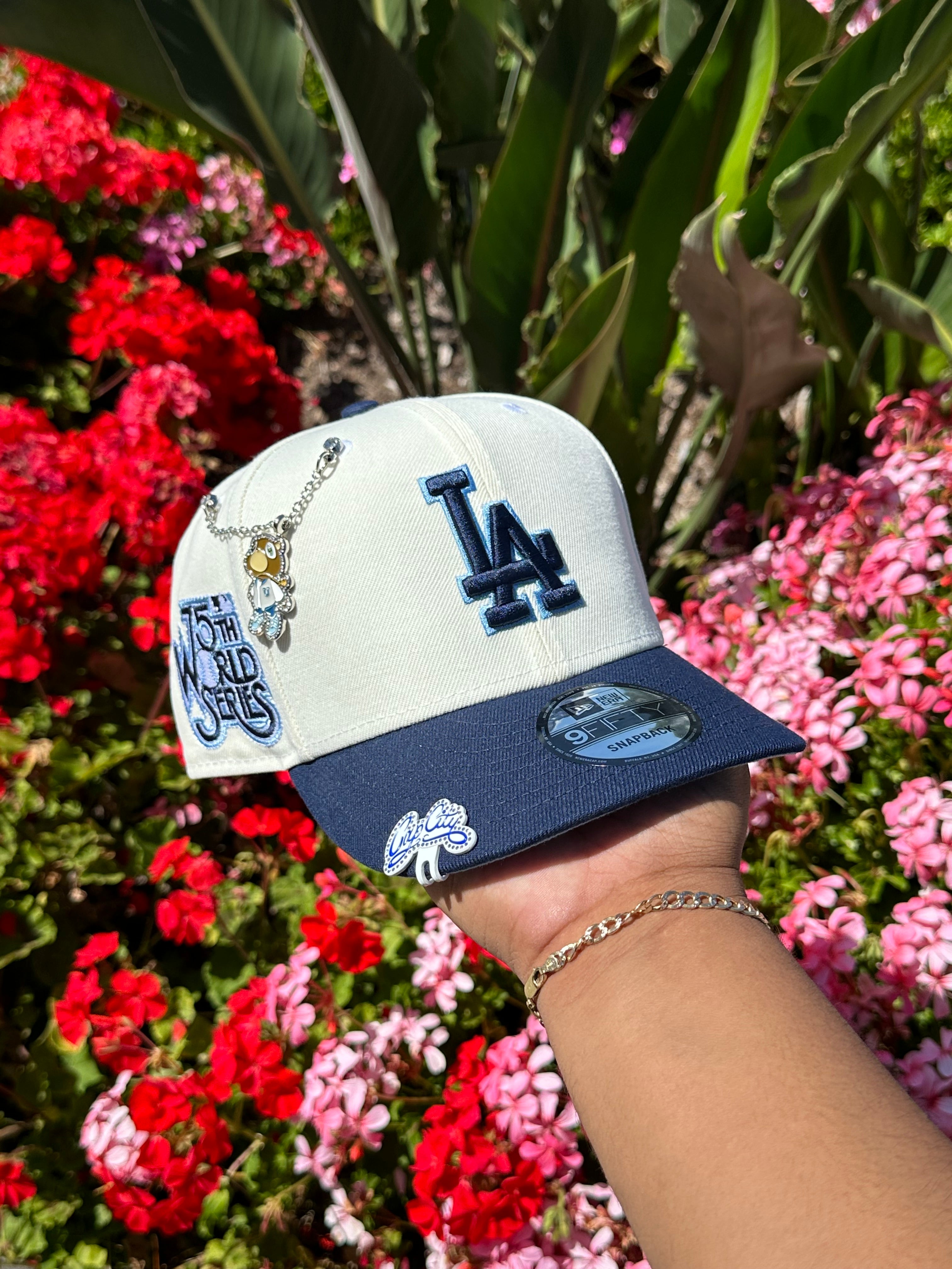 NEW ERA EXCLUSIVE 9FIFTY CHROME WHITE/NAVY LOS ANGELES DODGERS SNAPBACK W/ 75TH WORLD SERIES PATCH