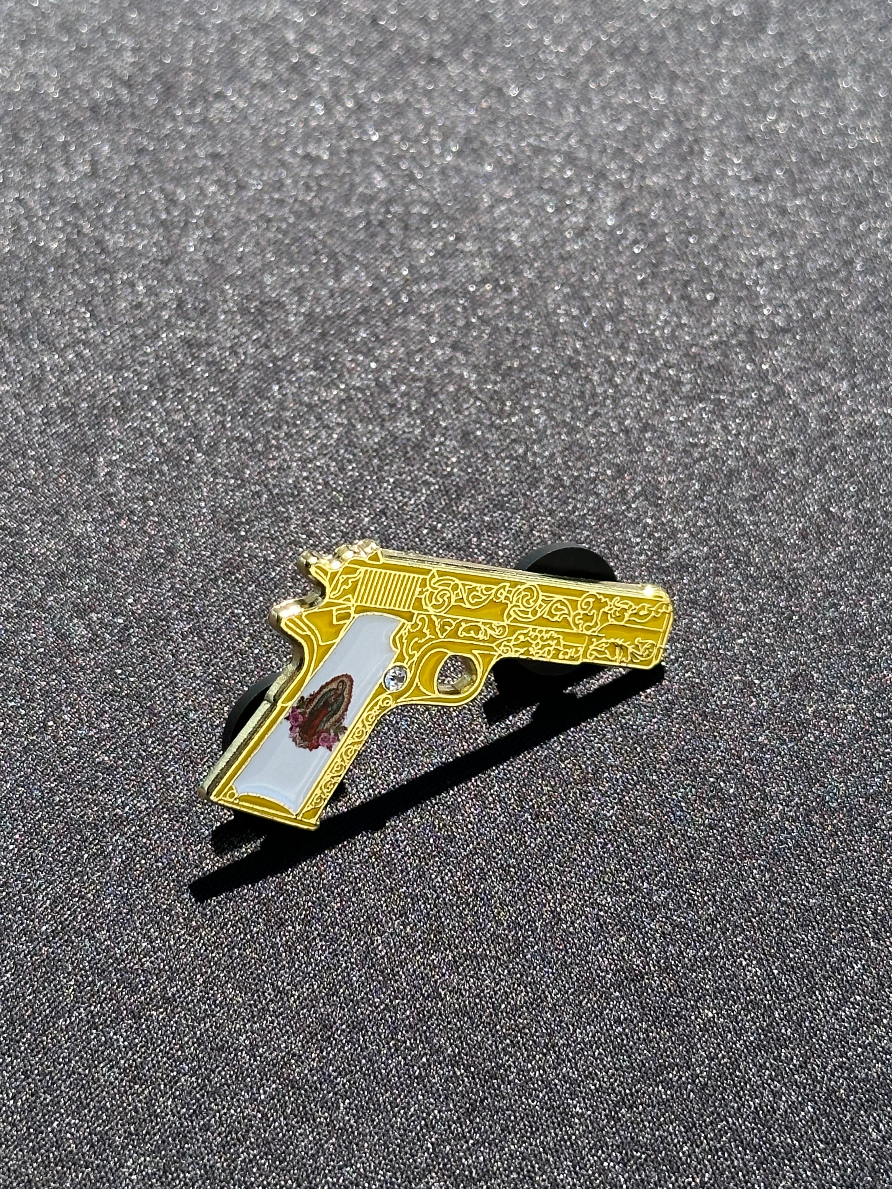 *NEW GOLD 9' EXCLUSIVE PIN VERY LIMITED