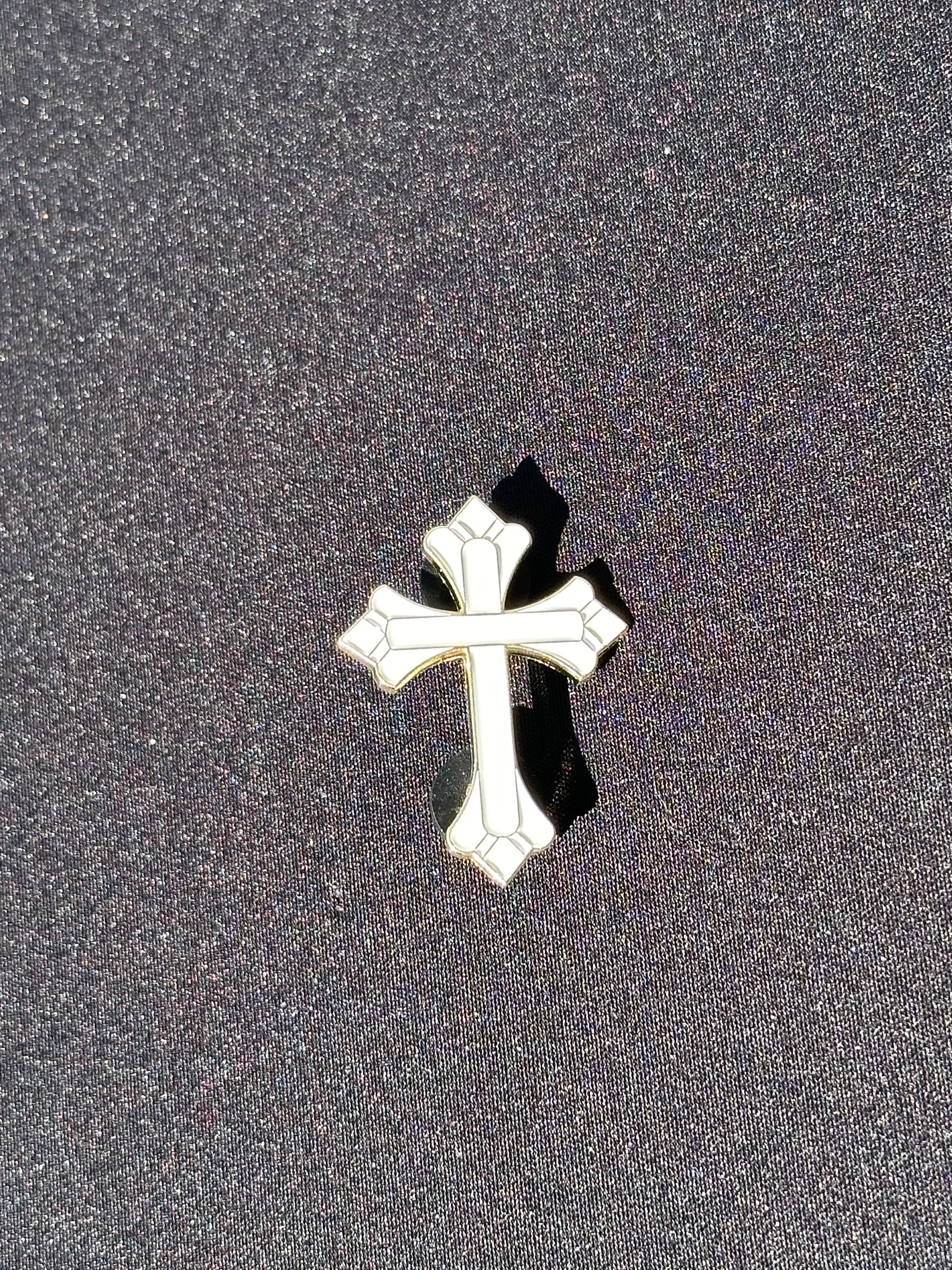 *NEW PEARL WHITE "CRUCIFIX" EXCLUSIVE PIN VERY LIMITED
